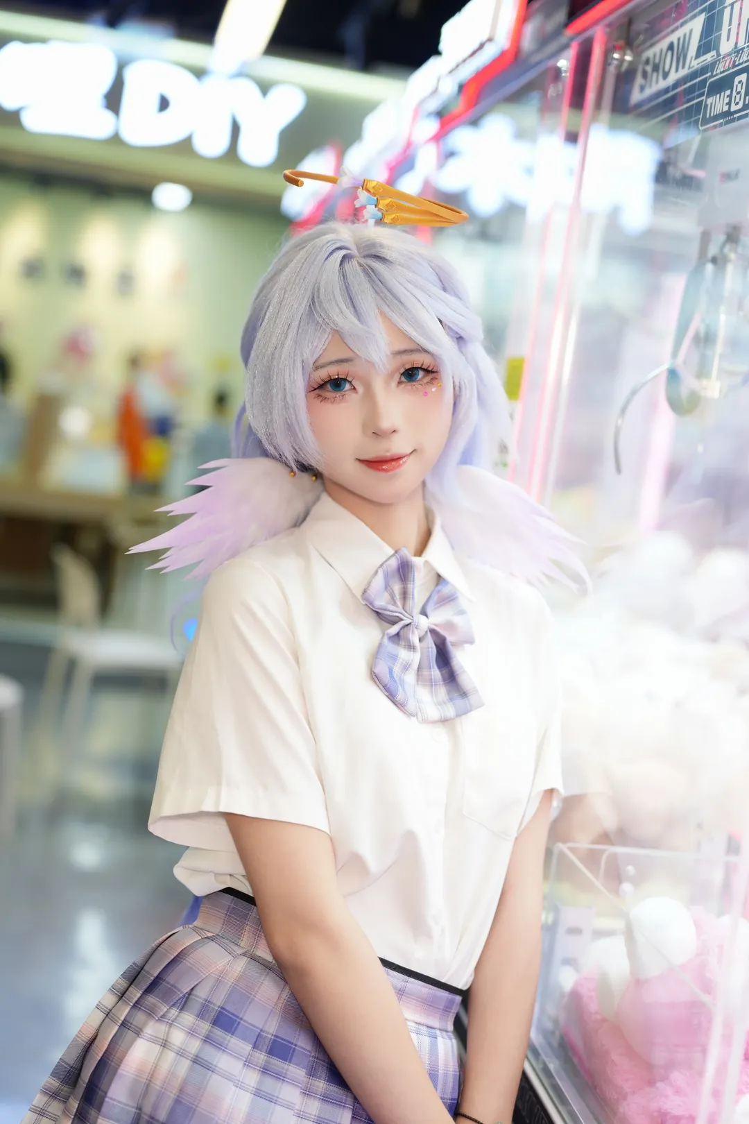 【知更鳥cos】在娃娃機前捕捉崩壞星穹鐵道里的靈動瞬間 - 第 1 張