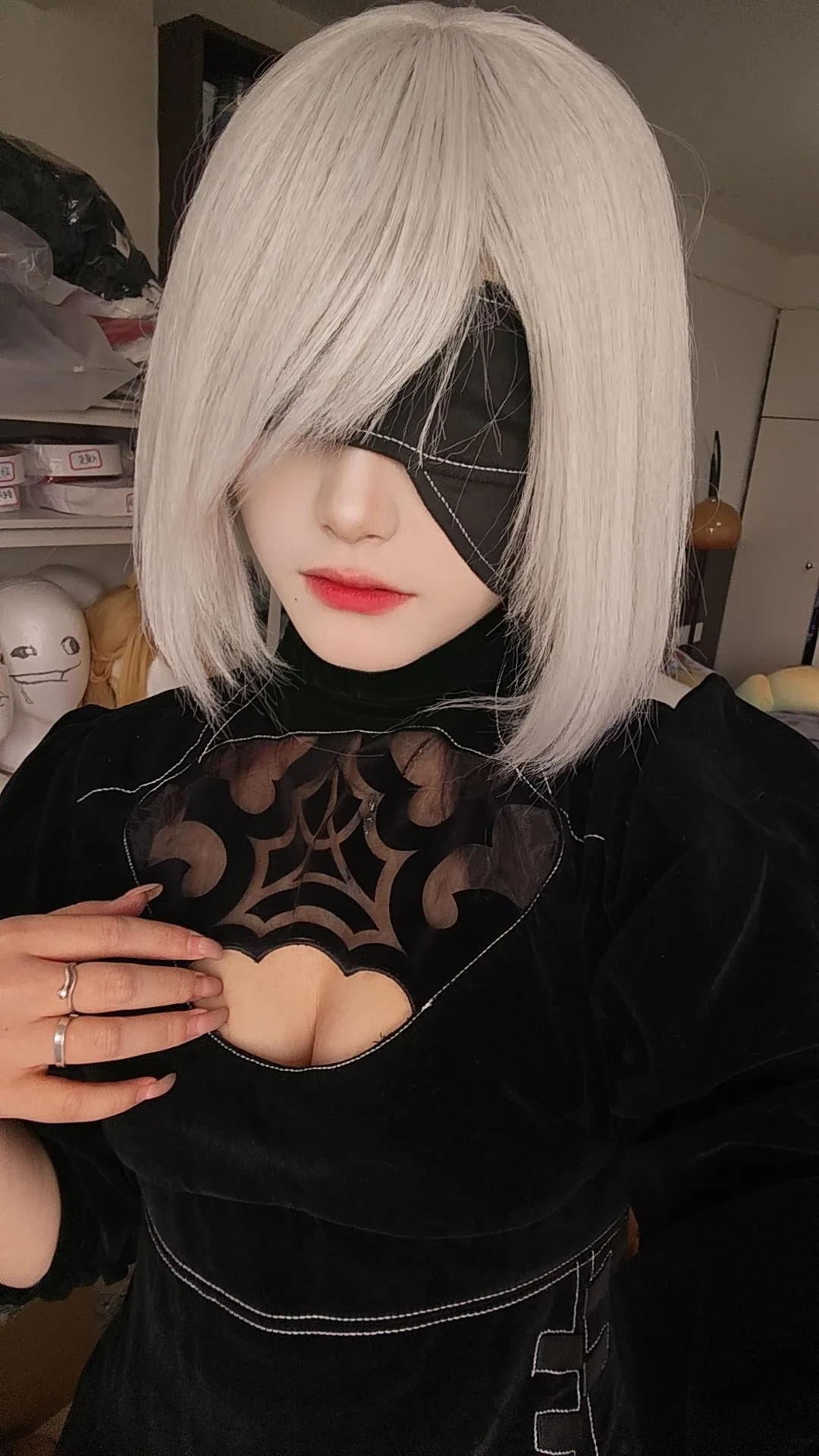 【2Bcos】尼尔：机械纪元眼罩下的真实视角与穿搭细节 - 第 1 张