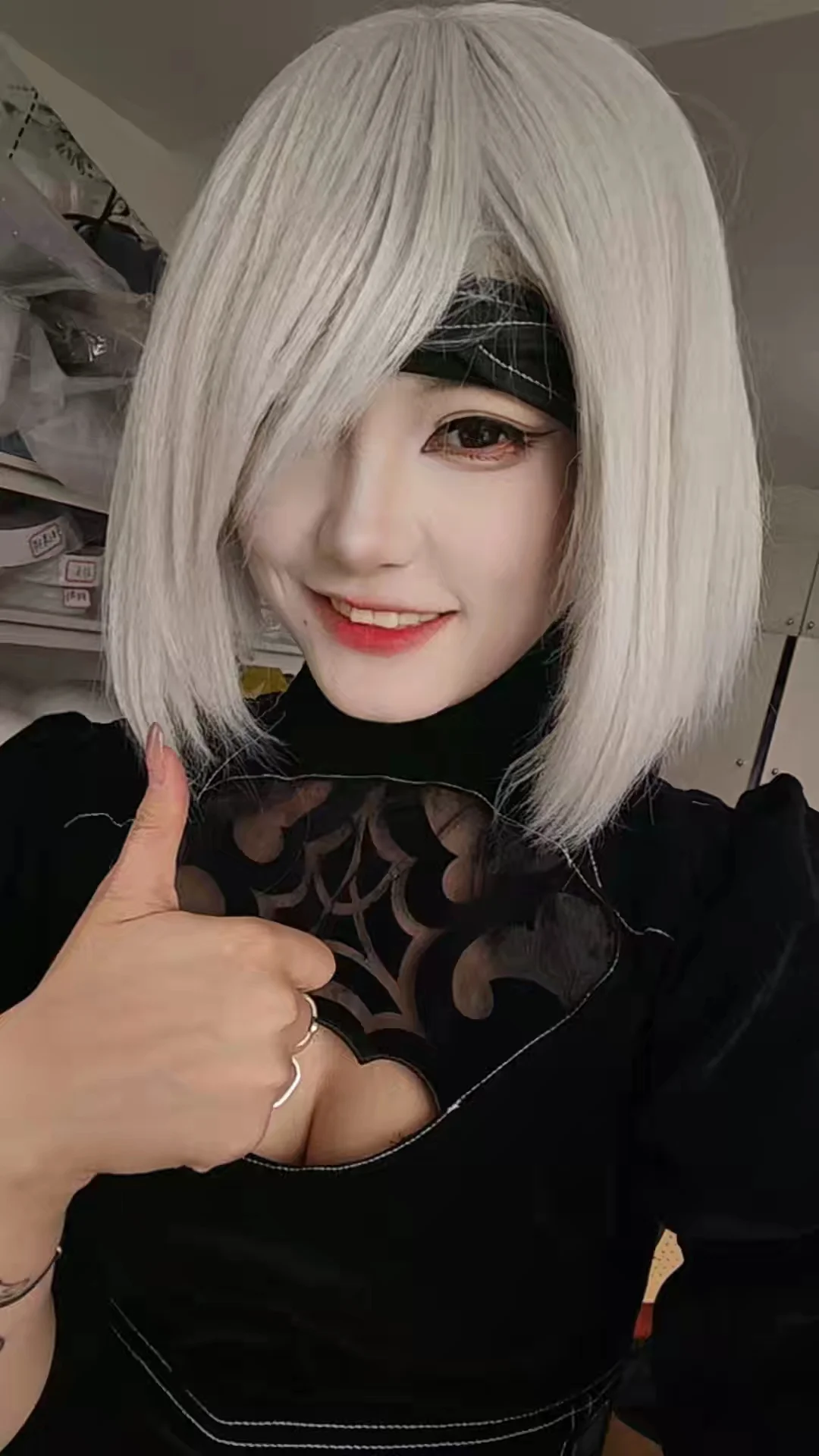 【2Bcos】尼尔：机械纪元眼罩下的真实视角与穿搭细节 - 第 2 张