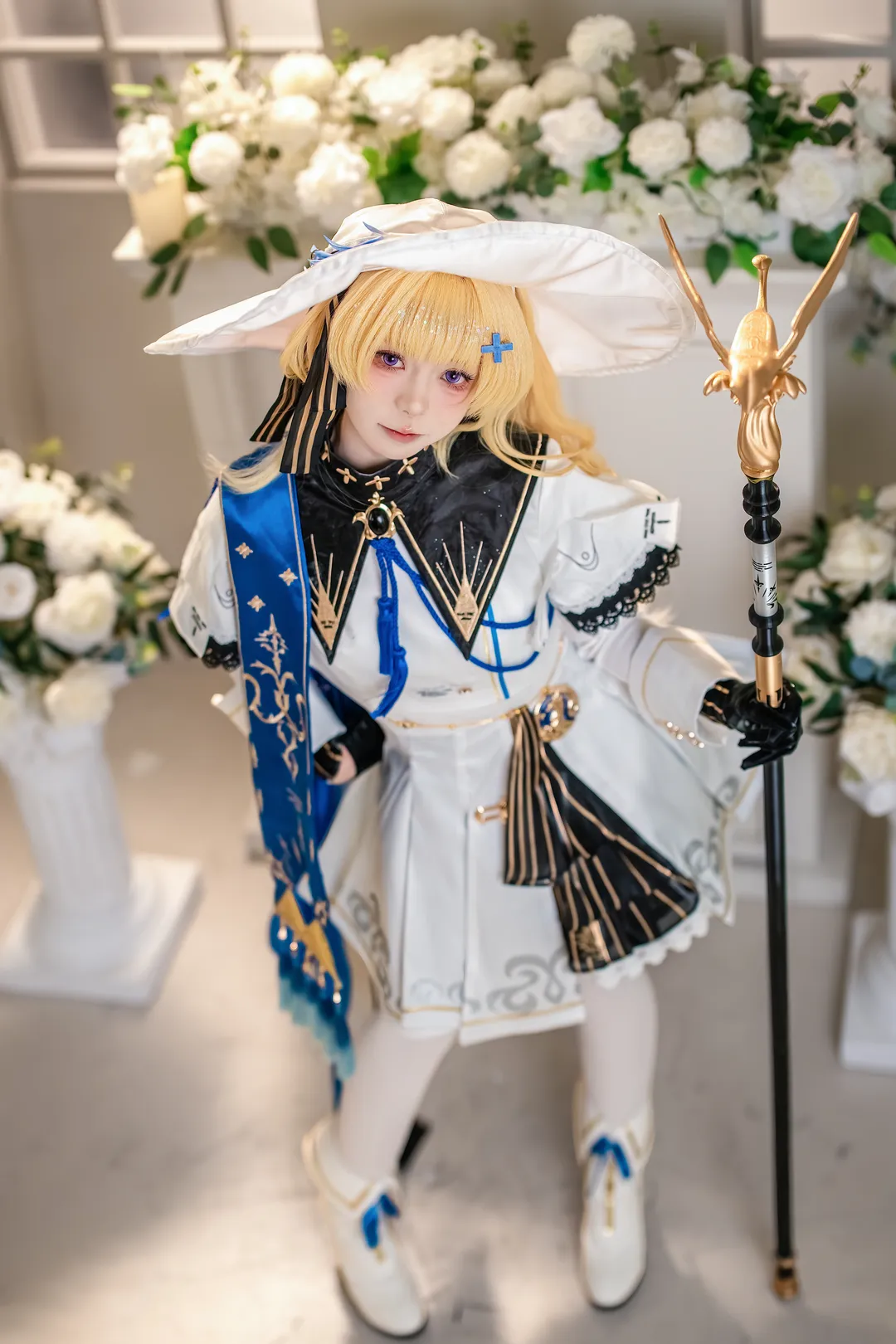 【菲比cos】鸣潮菲比，白蓝金配色与魔法书的优雅碰撞 - 第 7 张