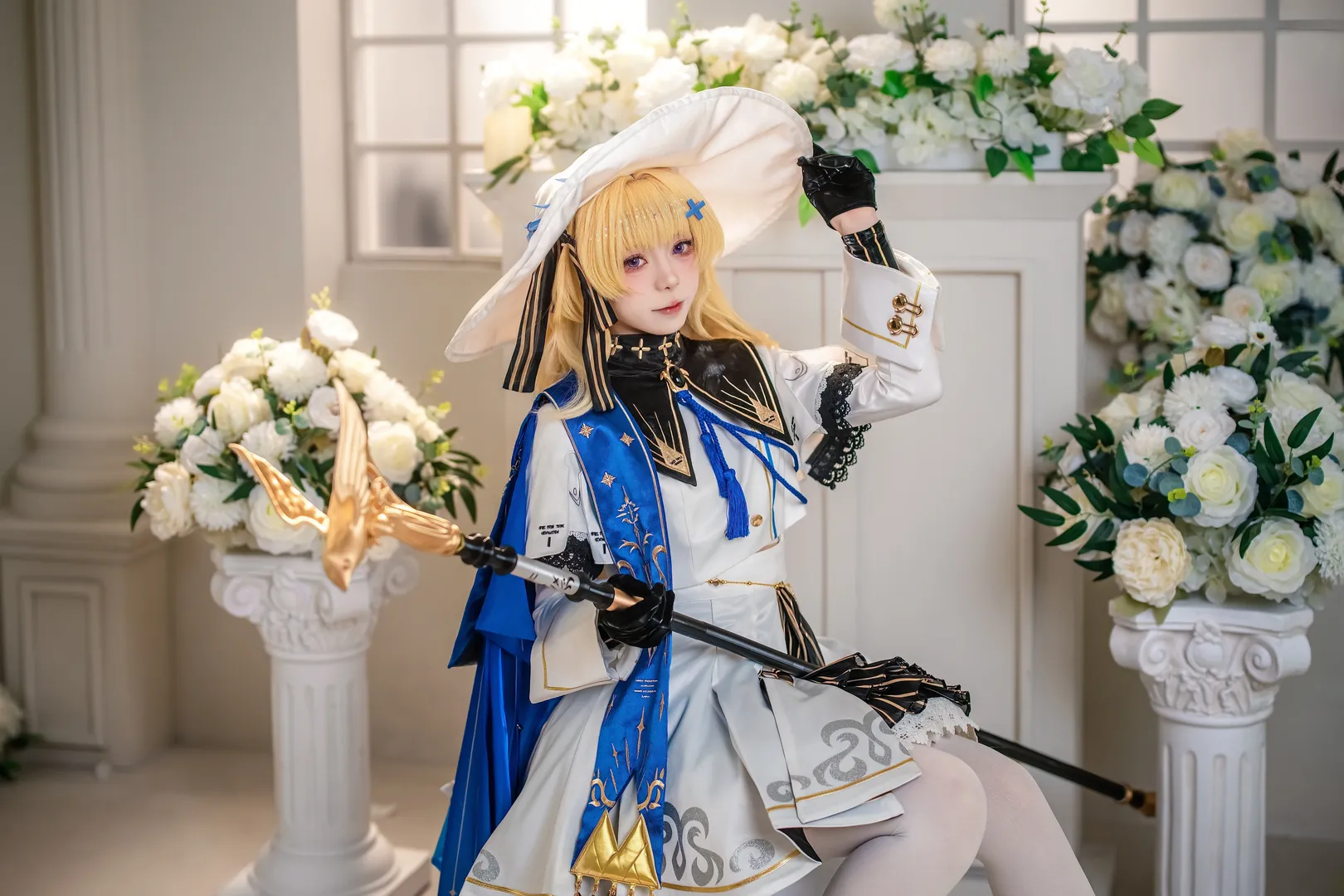 【菲比cos】鸣潮菲比，白蓝金配色与魔法书的优雅碰撞 - 第 8 张