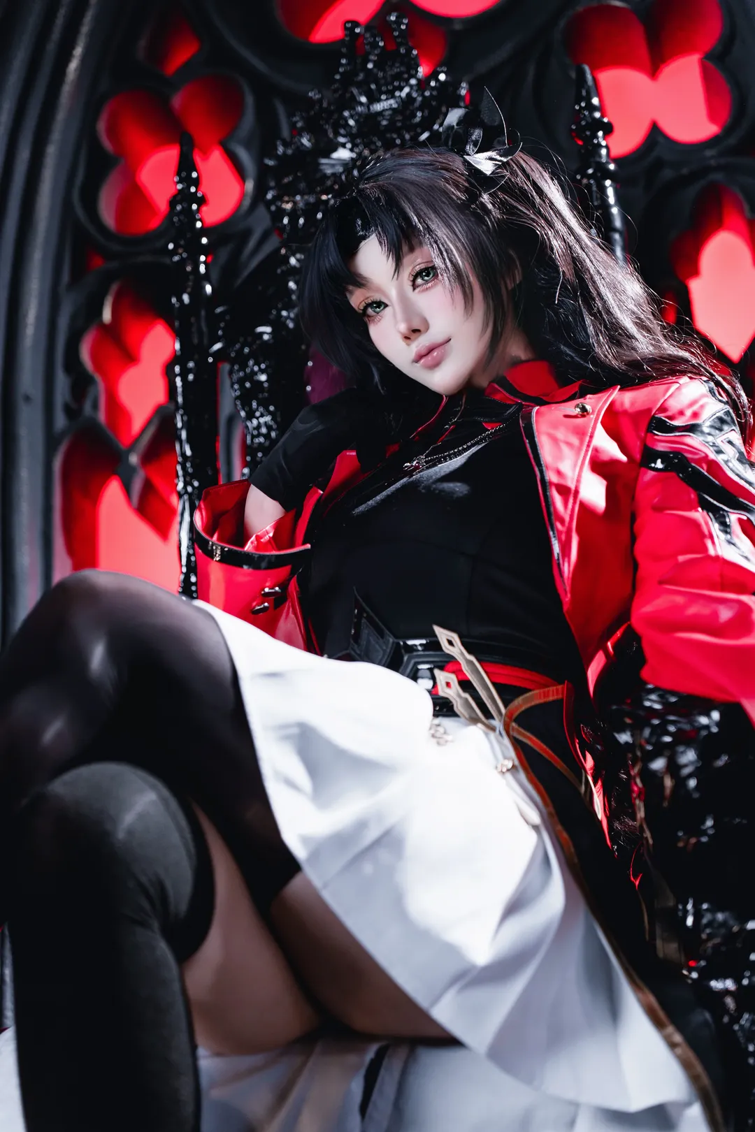 【远坂凛cos】Fate经典红黑造型，暗黑哥特风王座场景 - 第 1 张