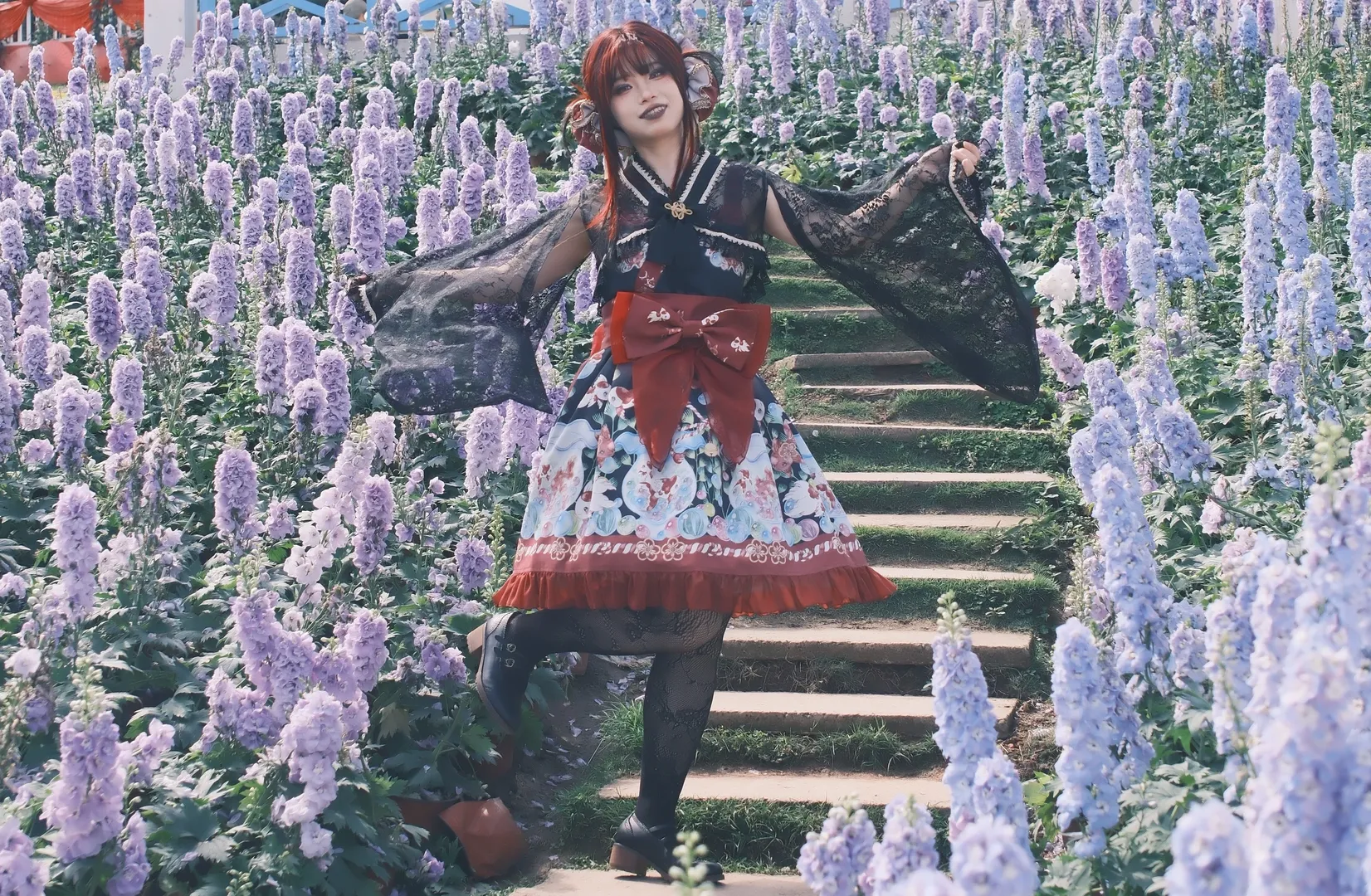 絢爛金魚和風Lolita，在紫色花海與玫瑰園裡的復古寫真
