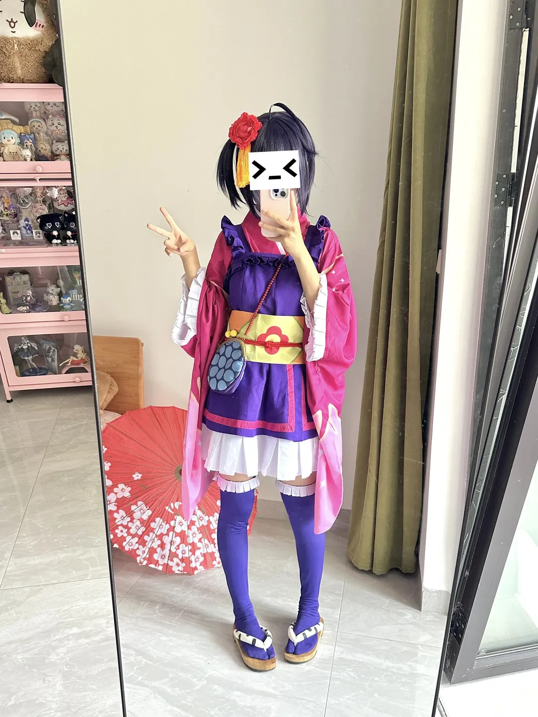 【小鸟游六花cos】紫粉和服搭配过膝长筒袜，居家自拍记录