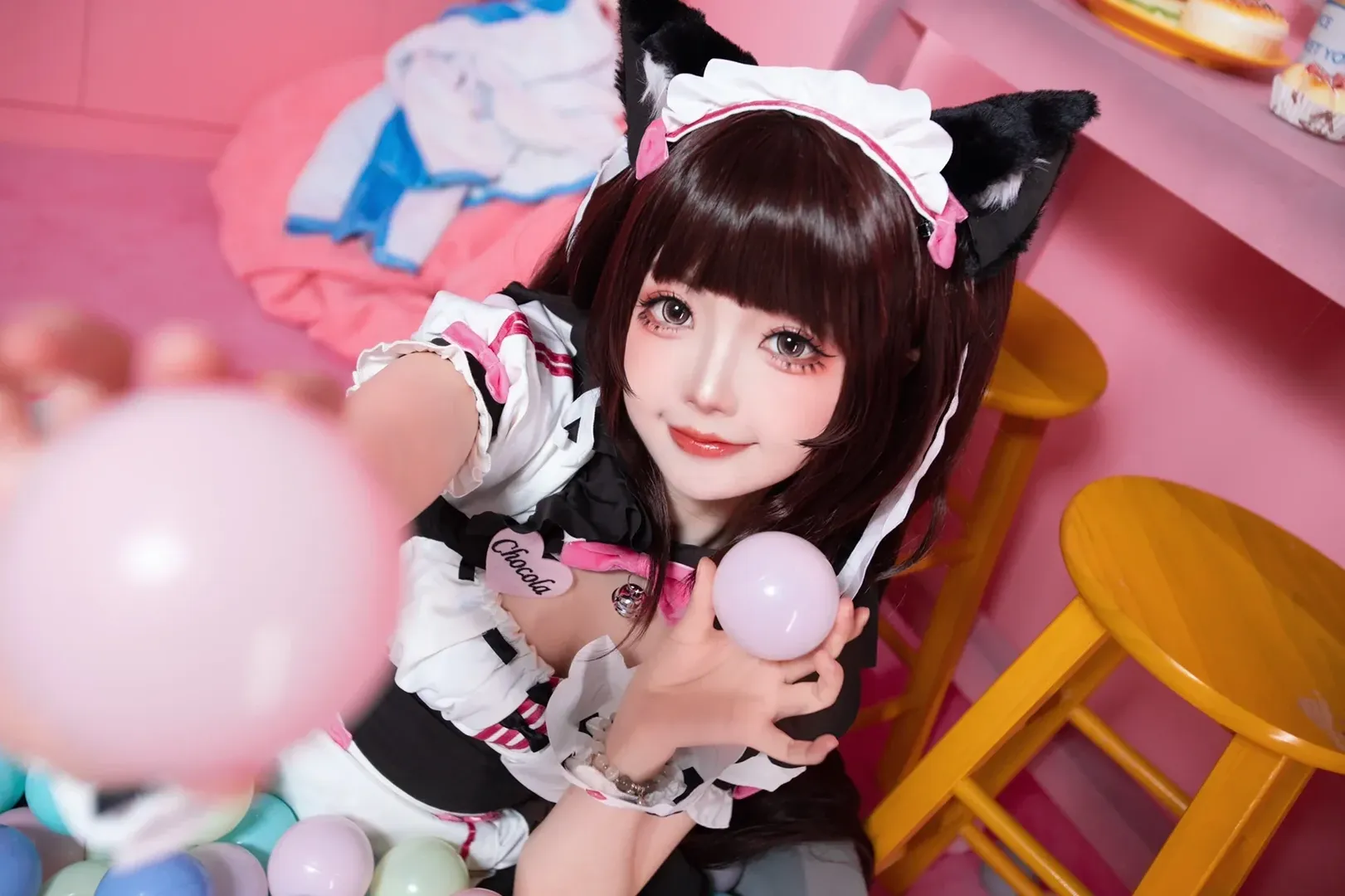 【巧克力cos】猫娘乐园的海洋球池，跟猫猫玩球好开心 - 第 1 张