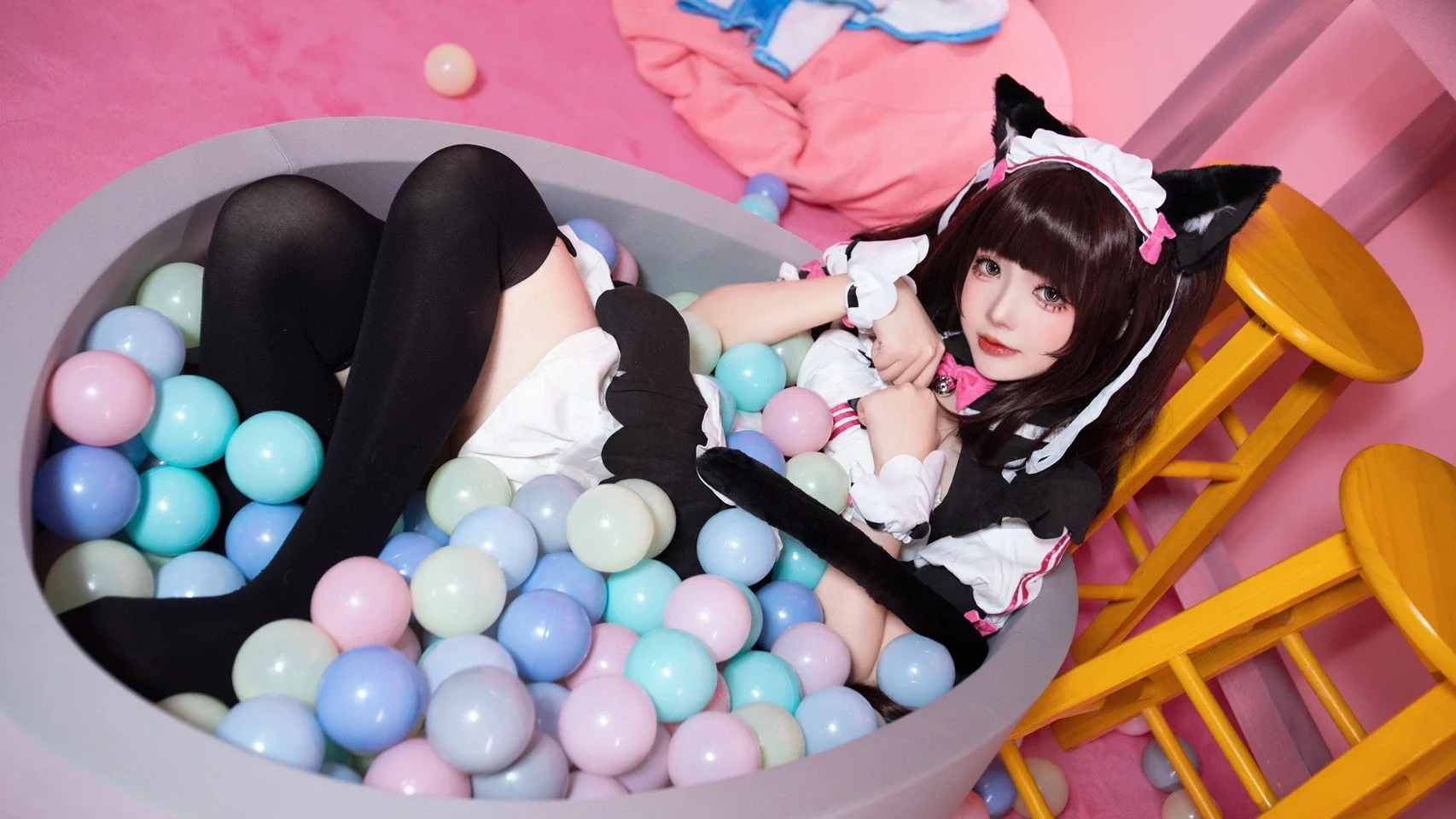 【巧克力cos】猫娘乐园的海洋球池，跟猫猫玩球好开心 - 第 2 张