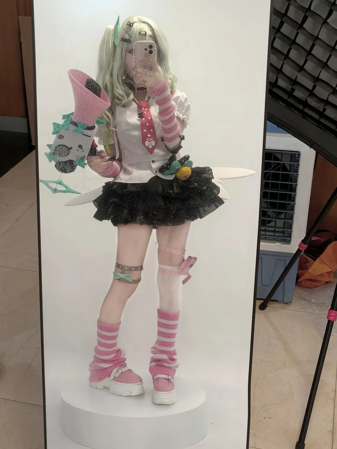 【千夏cos】绝区零的薄荷绿双马尾与粉色腿套造型 - 第 3 张