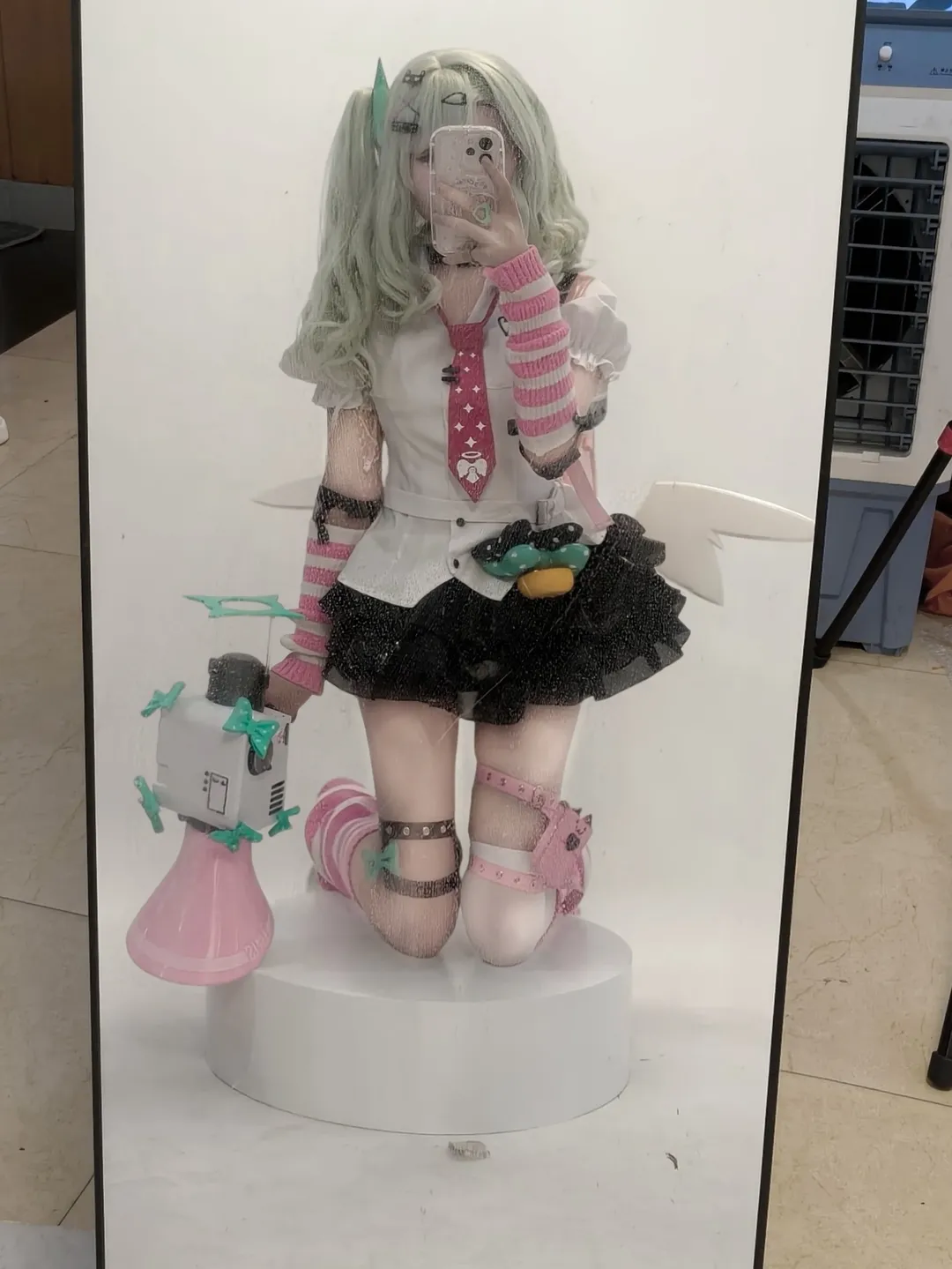 【千夏cos】绝区零的薄荷绿双马尾与粉色腿套造型 - 第 4 张