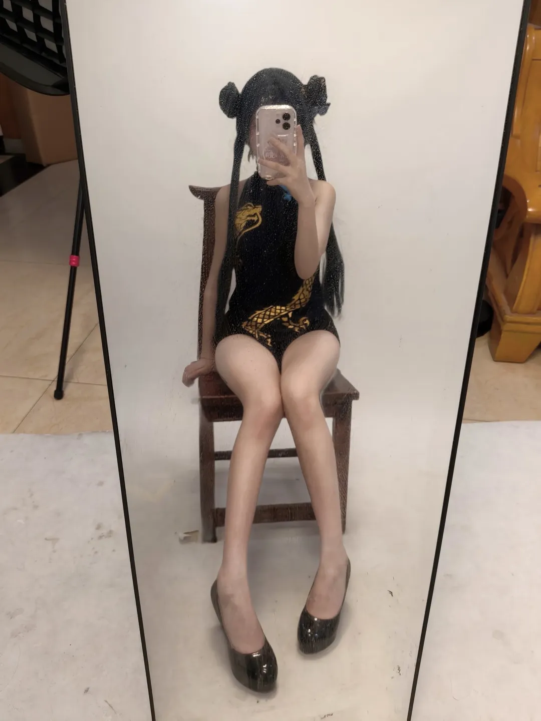【龙华妃咲cos】碧蓝档案 黑色龙纹旗袍造型展示 - 第 2 张