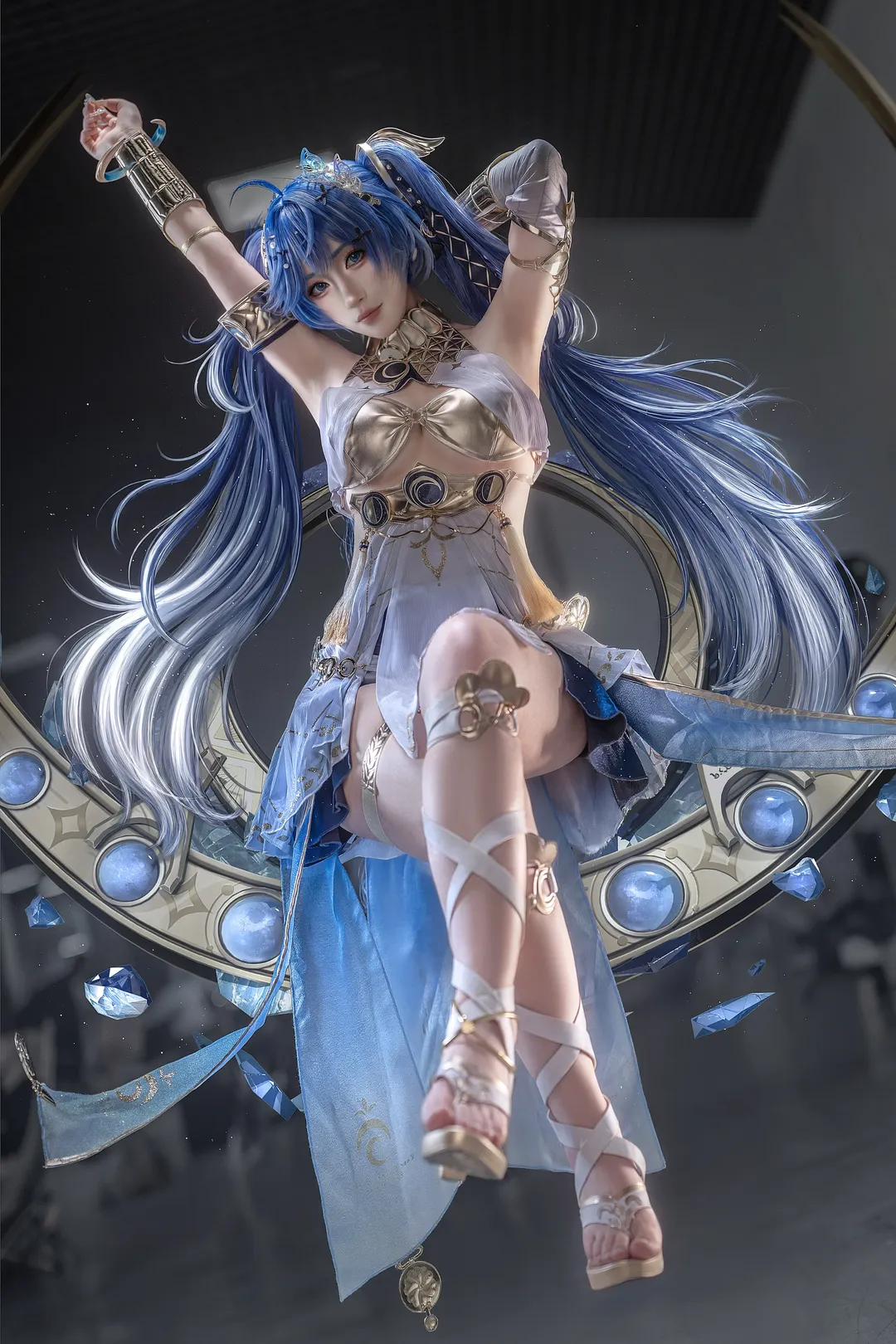 【尤诺cos】鸣潮场照，星盘下的蓝发魔法使 - 第 1 张