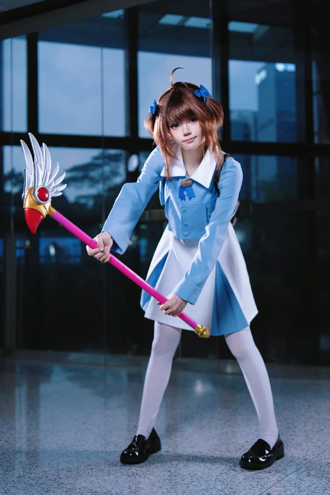 【木之本樱cos】魔卡少女樱夜晚玻璃幕墙的外拍心得 - 第 13 张