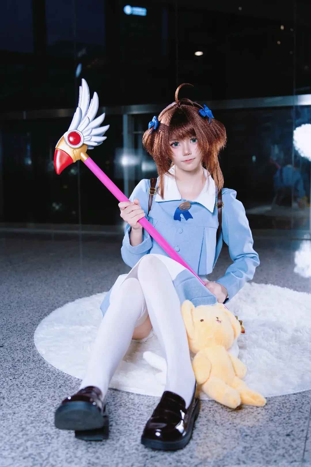 【木之本樱cos】魔卡少女樱夜晚玻璃幕墙的外拍心得 - 第 6 张