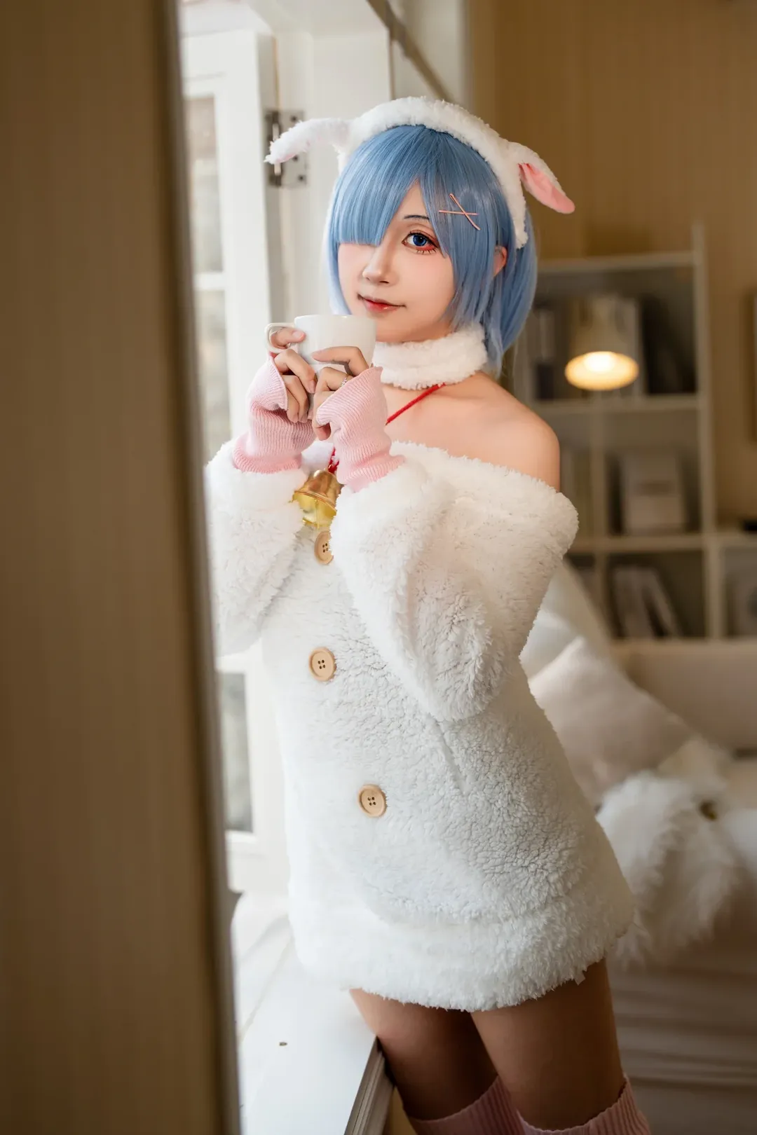 【蕾姆cos】从零开始的异世界生活，毛绒质感的冬日居家写真 - 第 1 张