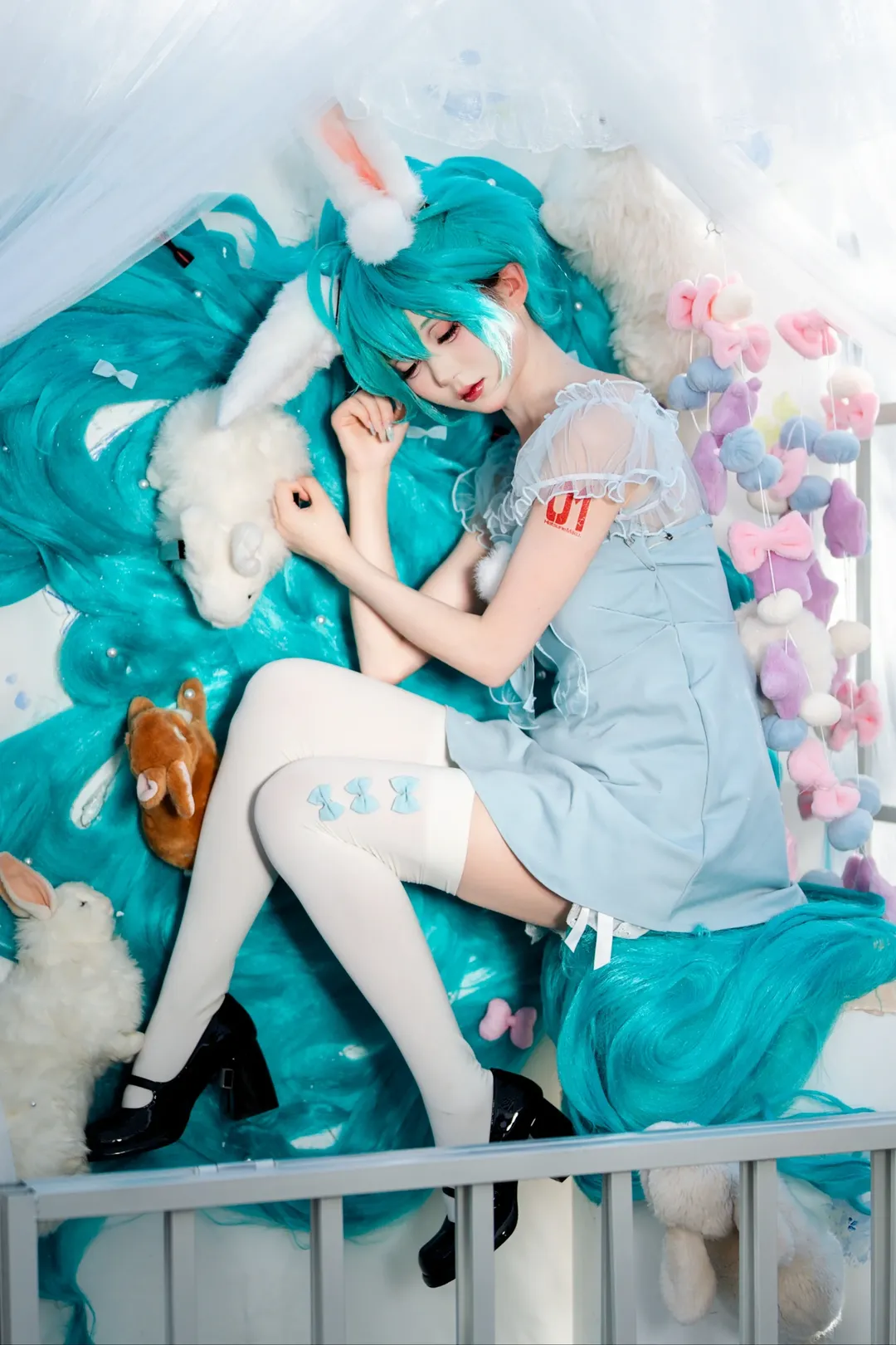 【初音未来cos】漫展梦幻与户外阳光的时空交织 - 第 1 张
