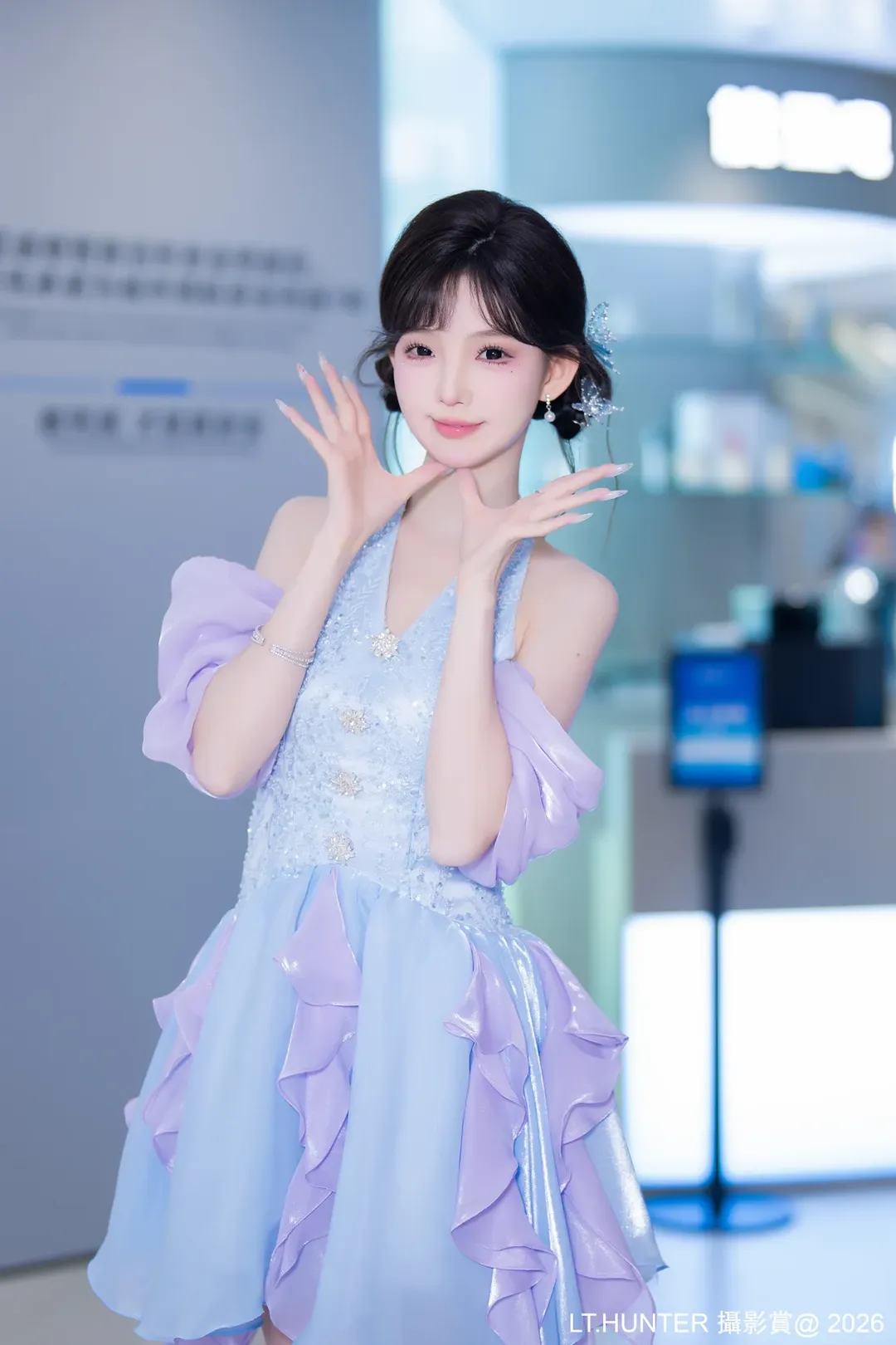 蓝紫渐变礼服车展现场记录 - 第 1 张