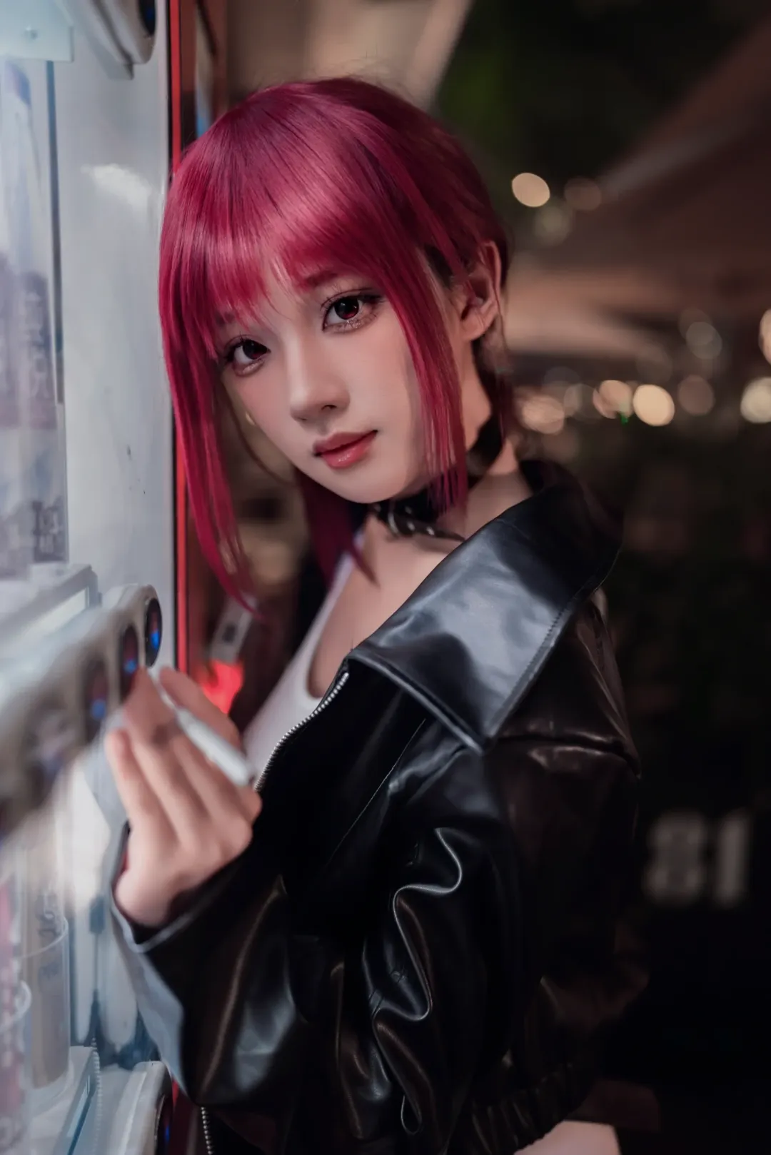 【田山小姐cos】夜色街頭裡的呑雲吐霧，這身皮衣配短裙太有感覺了 - 第 12 張
