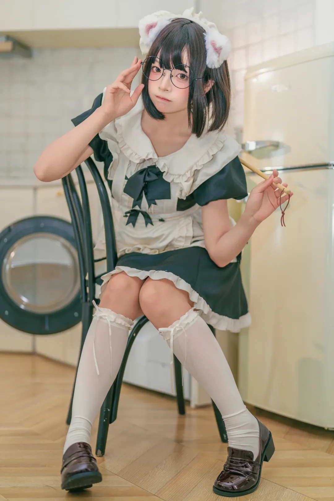 這套貓耳女僕裝搭配白絲太顯身材了 - 第 3 張
