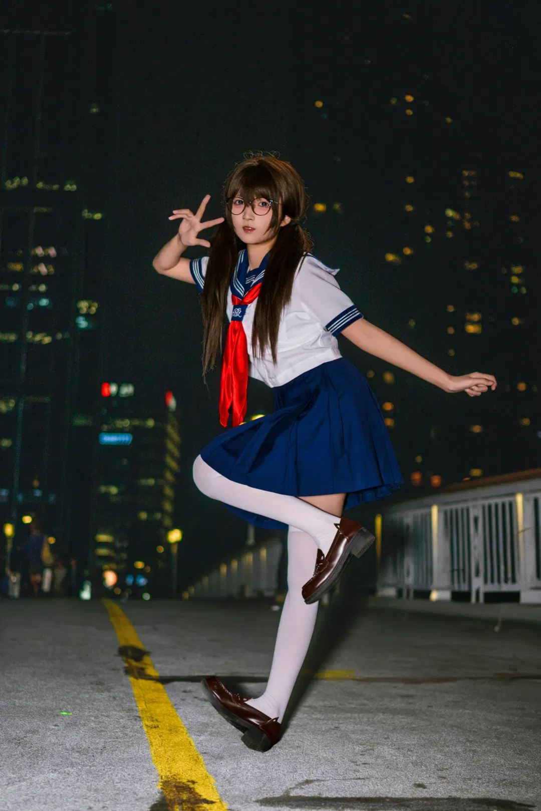 夜拍水手服，白丝眼镜娘的校供感随拍 - 第 14 张