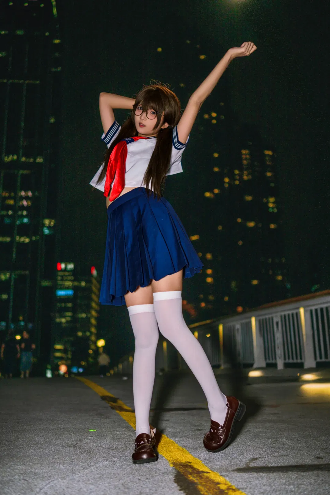 夜拍水手服，白丝眼镜娘的校供感随拍 - 第 15 张