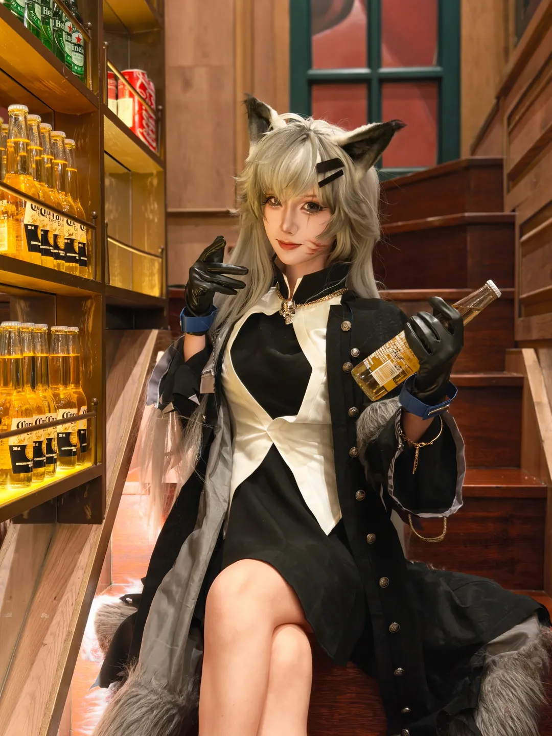 【拉普兰德cos】明日方舟典雅噩兆的酒吧夜游 - 第 2 张