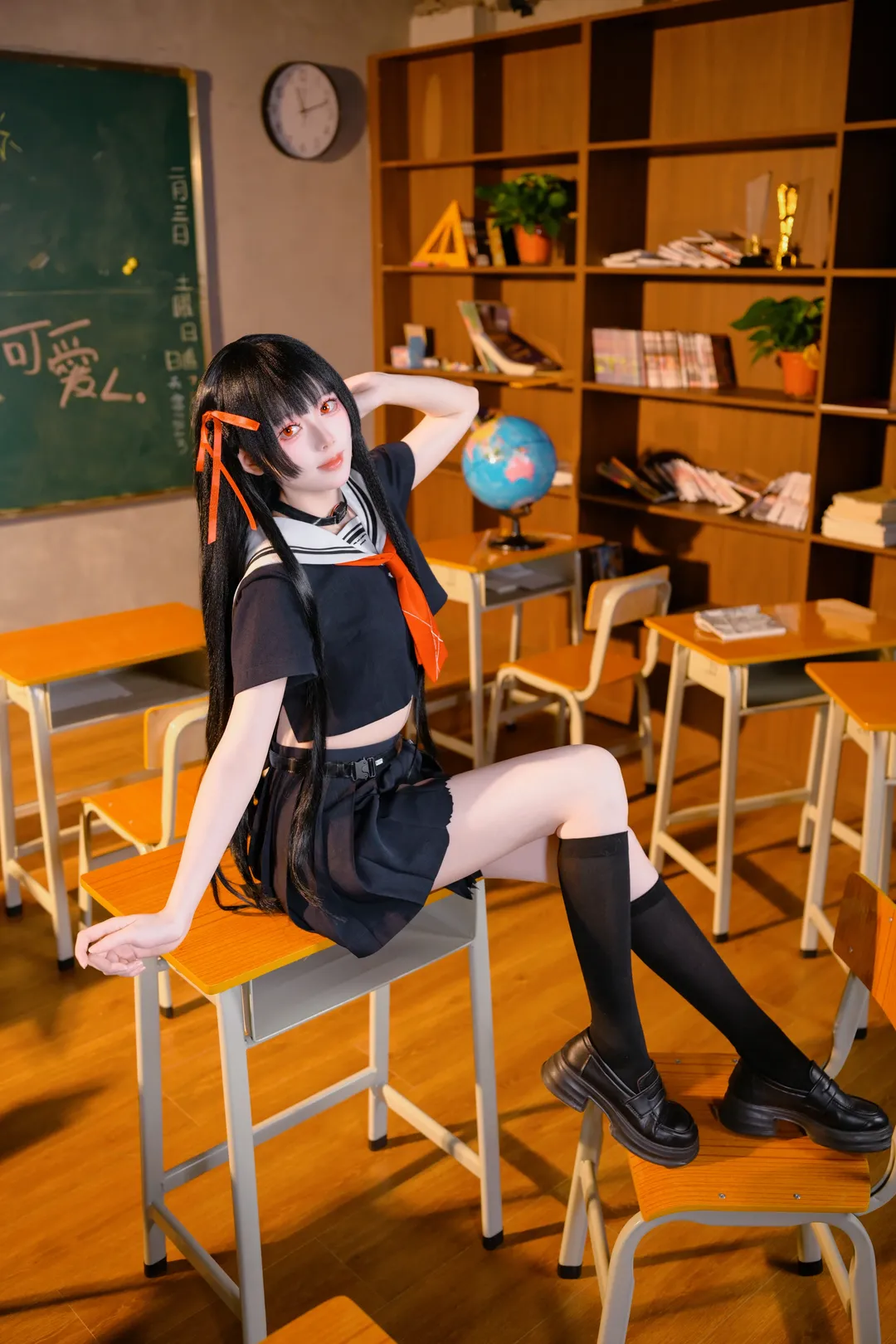 【千咲cos】鸣潮学院风，放学后的教室光影 - 第 8 张