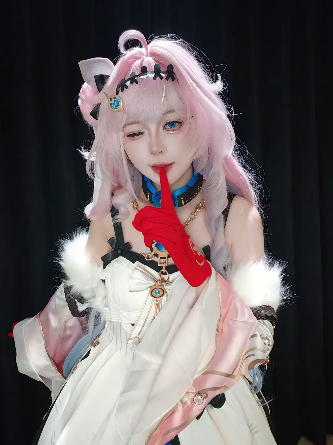 【達妮婭cos】鳴潮達妮婭的粉藍漸變髮色與白裙造型分享 - 第 4 張