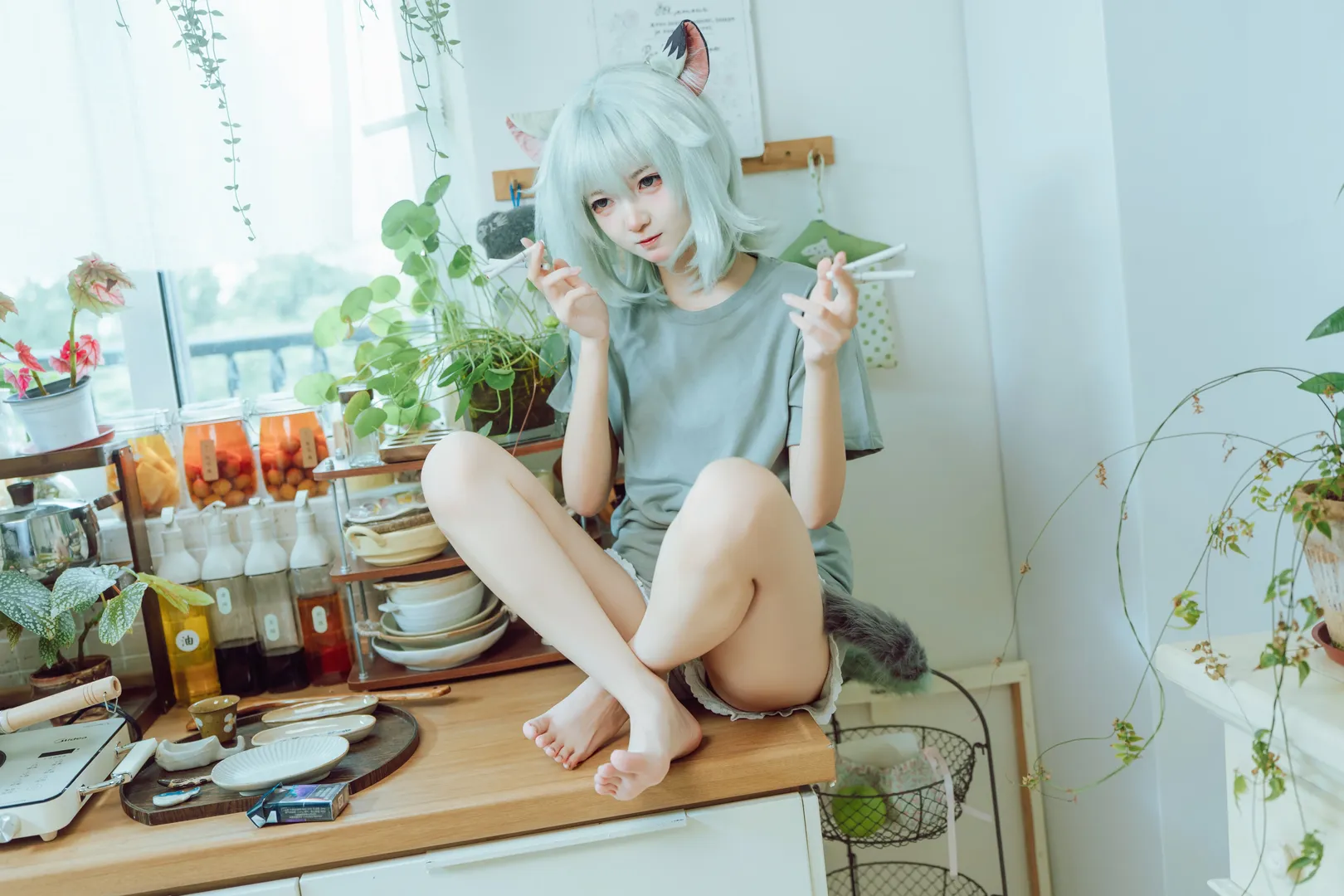 猫耳居家日常 与摄影师合作的慵懒感二次元写真 - 第 2 张