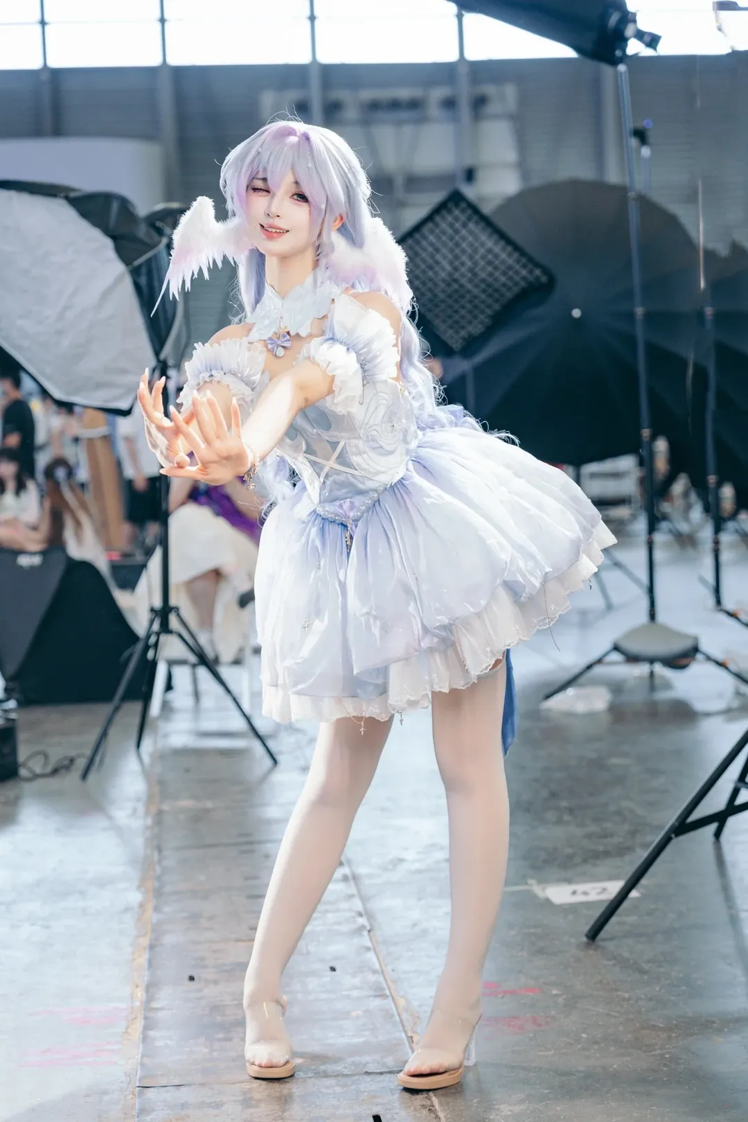 【遠坂凜cos】CJ現場黑絲紅披風的高動態抓拍體驗 - 第 12 張