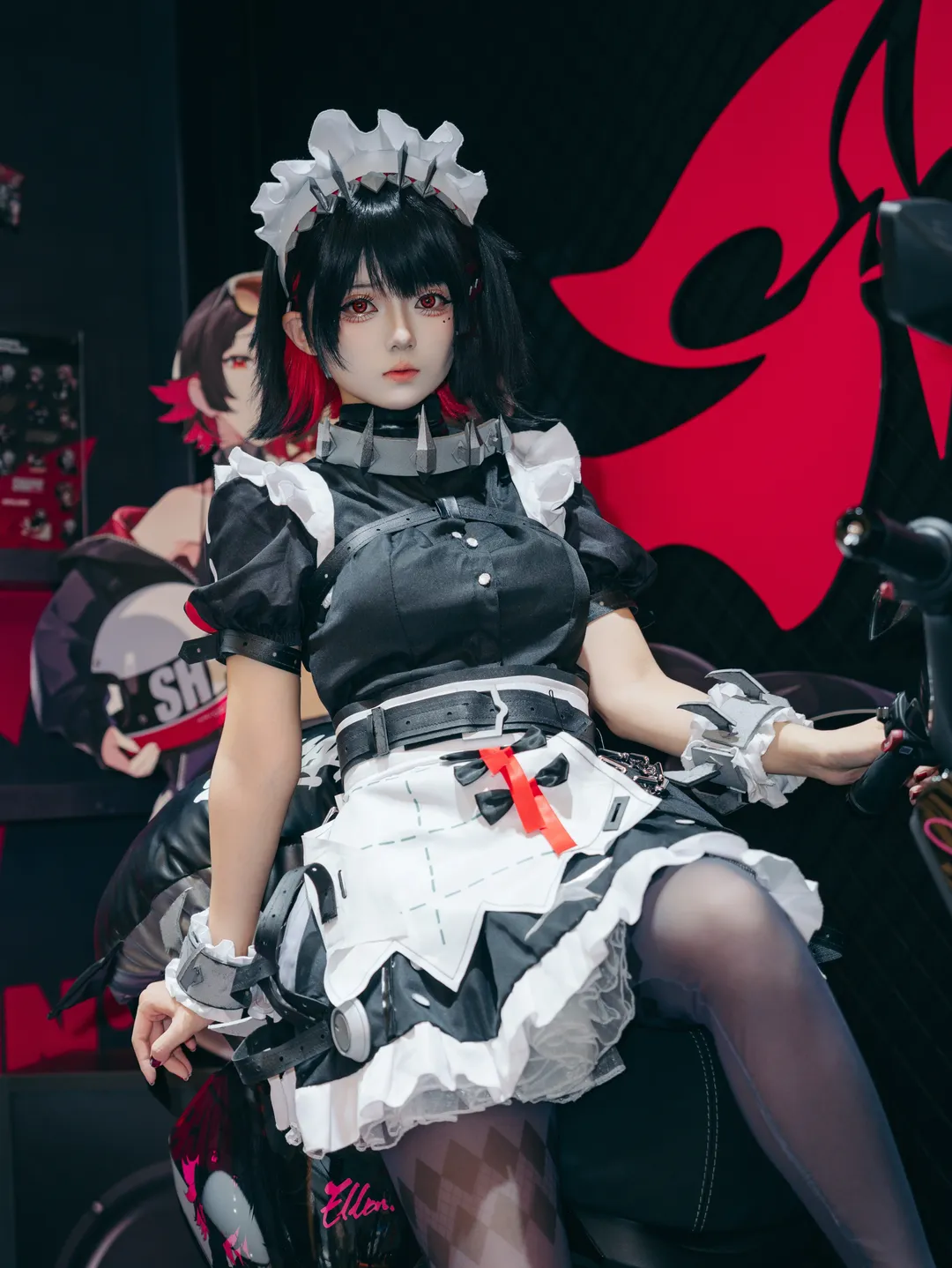 【遠坂凜cos】CJ現場黑絲紅披風的高動態抓拍體驗 - 第 16 張
