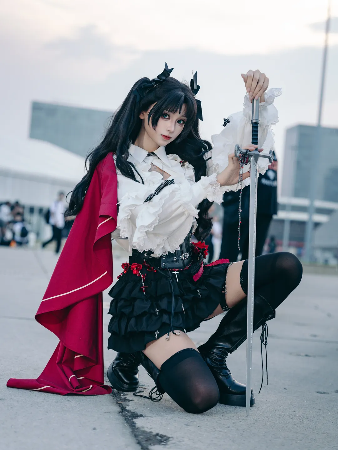 【遠坂凜cos】CJ現場黑絲紅披風的高動態抓拍體驗 - 第 5 張