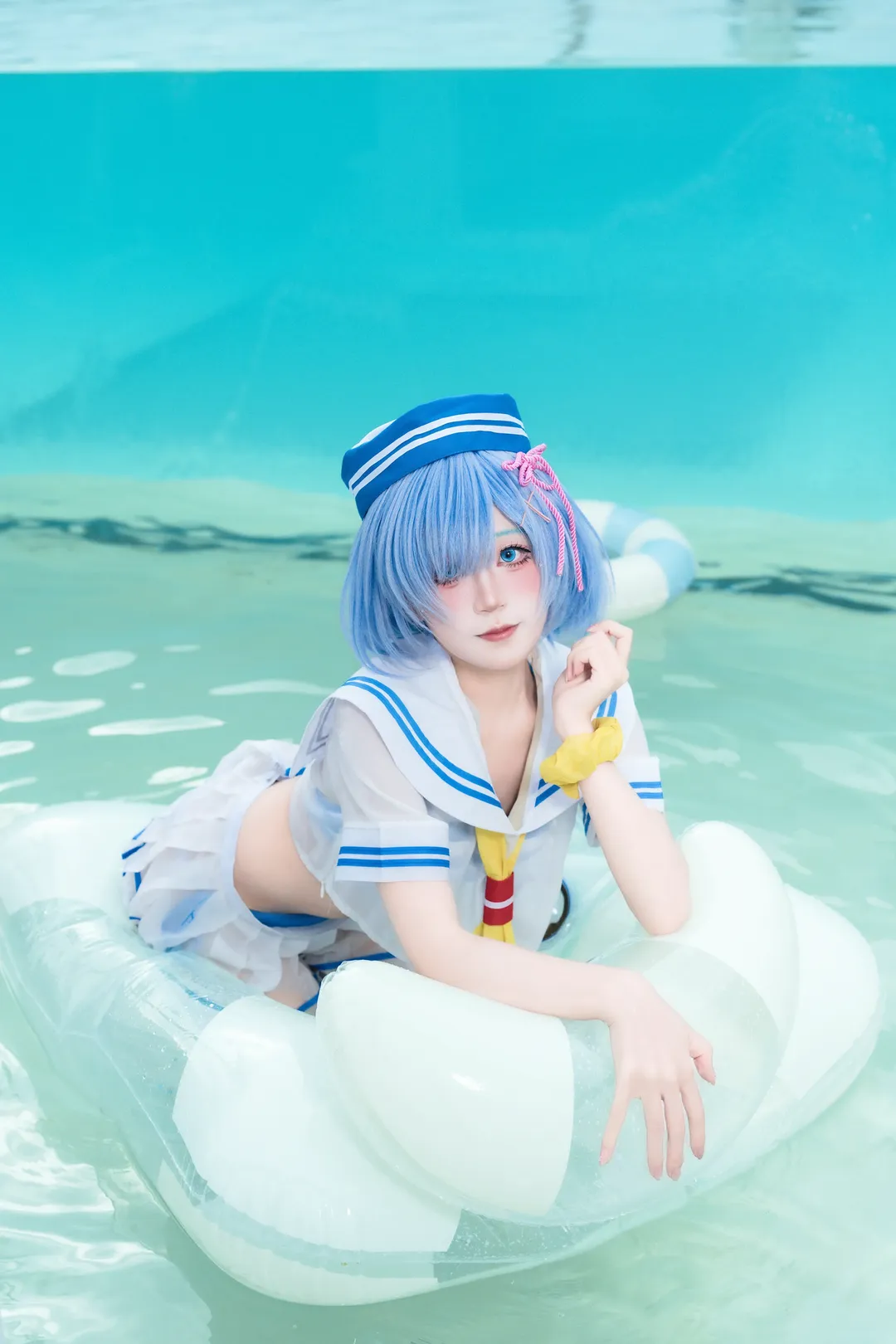 【蕾姆cos】从零开始的异世界生活 夏日泳池的清凉水手服 - 第 1 张