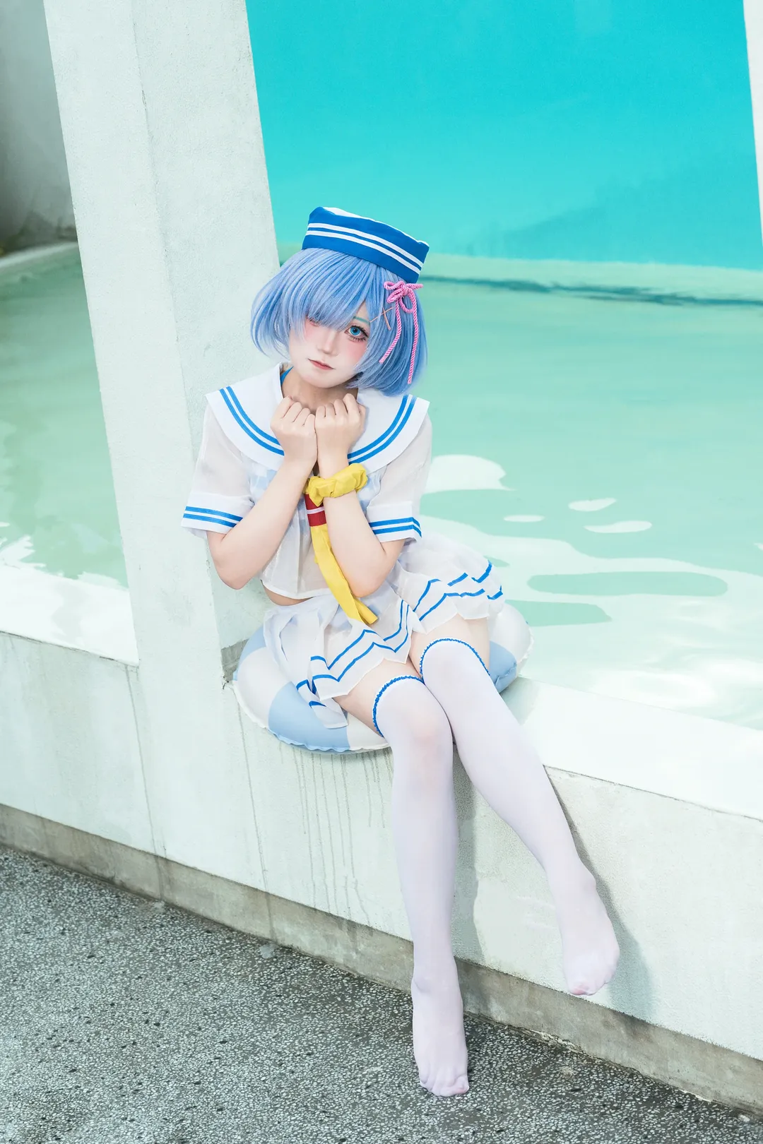 【蕾姆cos】从零开始的异世界生活 夏日泳池的清凉水手服 - 第 2 张