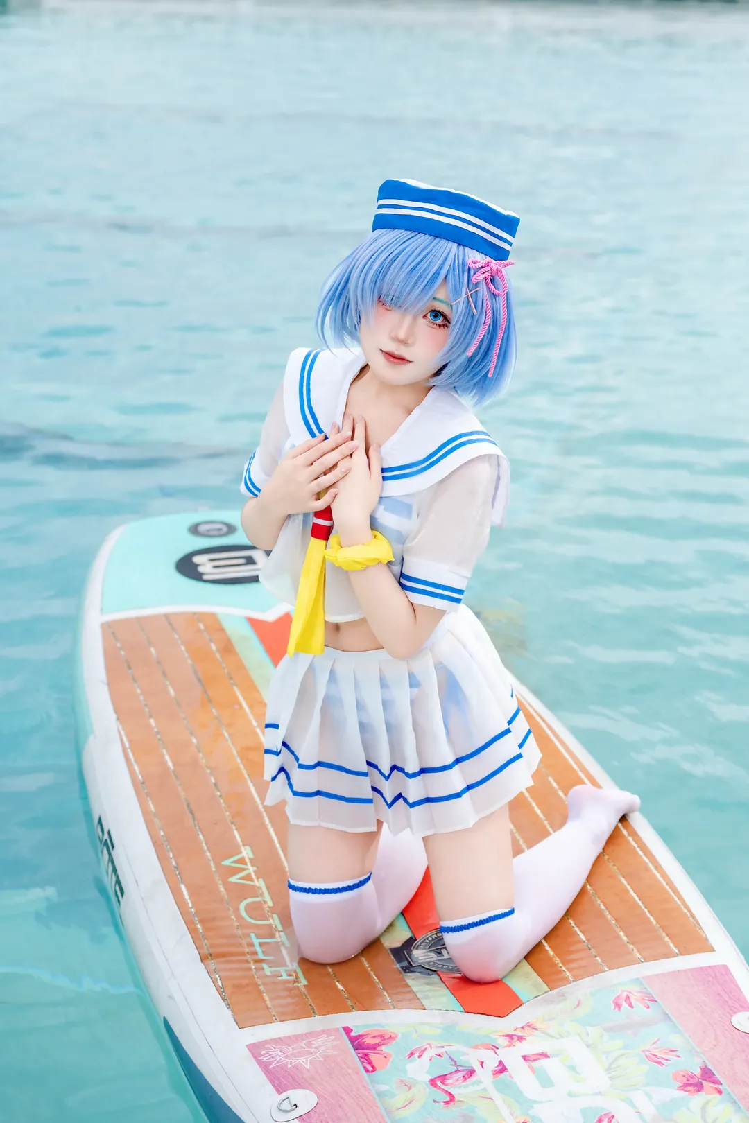 【蕾姆cos】从零开始的异世界生活 夏日泳池的清凉水手服 - 第 3 张