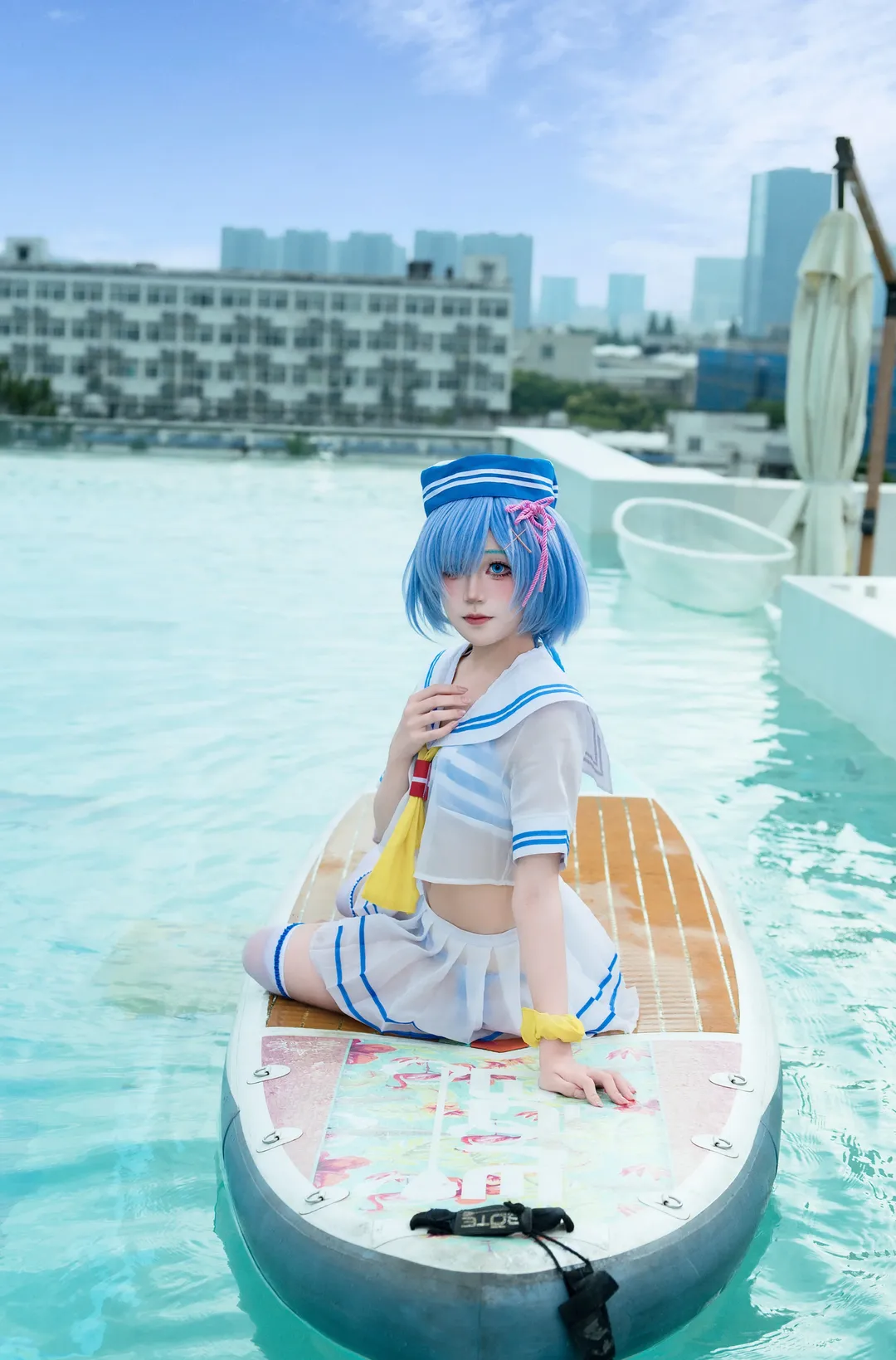 【蕾姆cos】从零开始的异世界生活 夏日泳池的清凉水手服 - 第 4 张