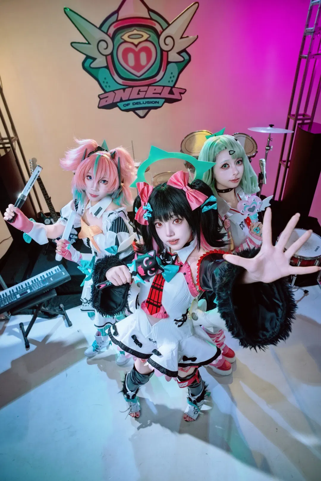 【千夏蕾咪cos】绝区零妄想天使三人组的舞台Live - 第 2 张