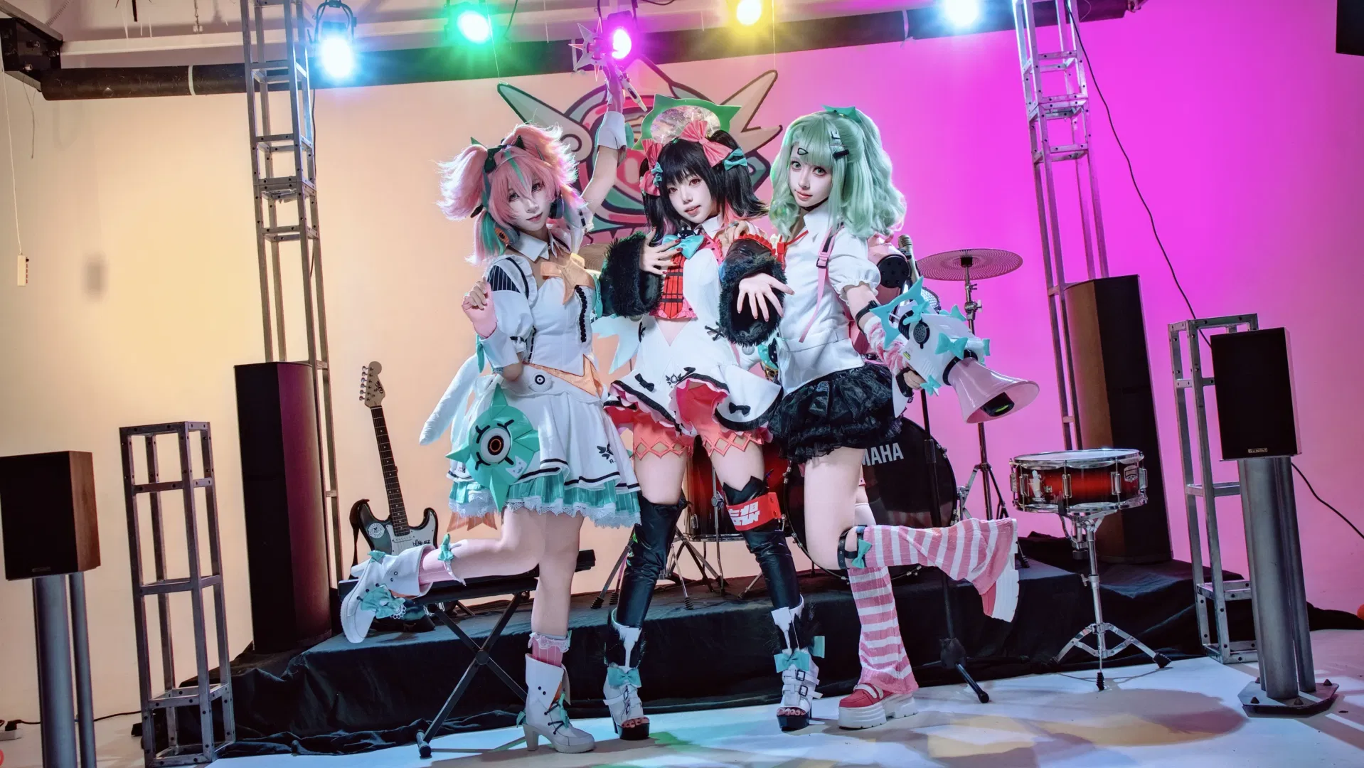 【千夏蕾咪cos】绝区零妄想天使三人组的舞台Live - 第 8 张