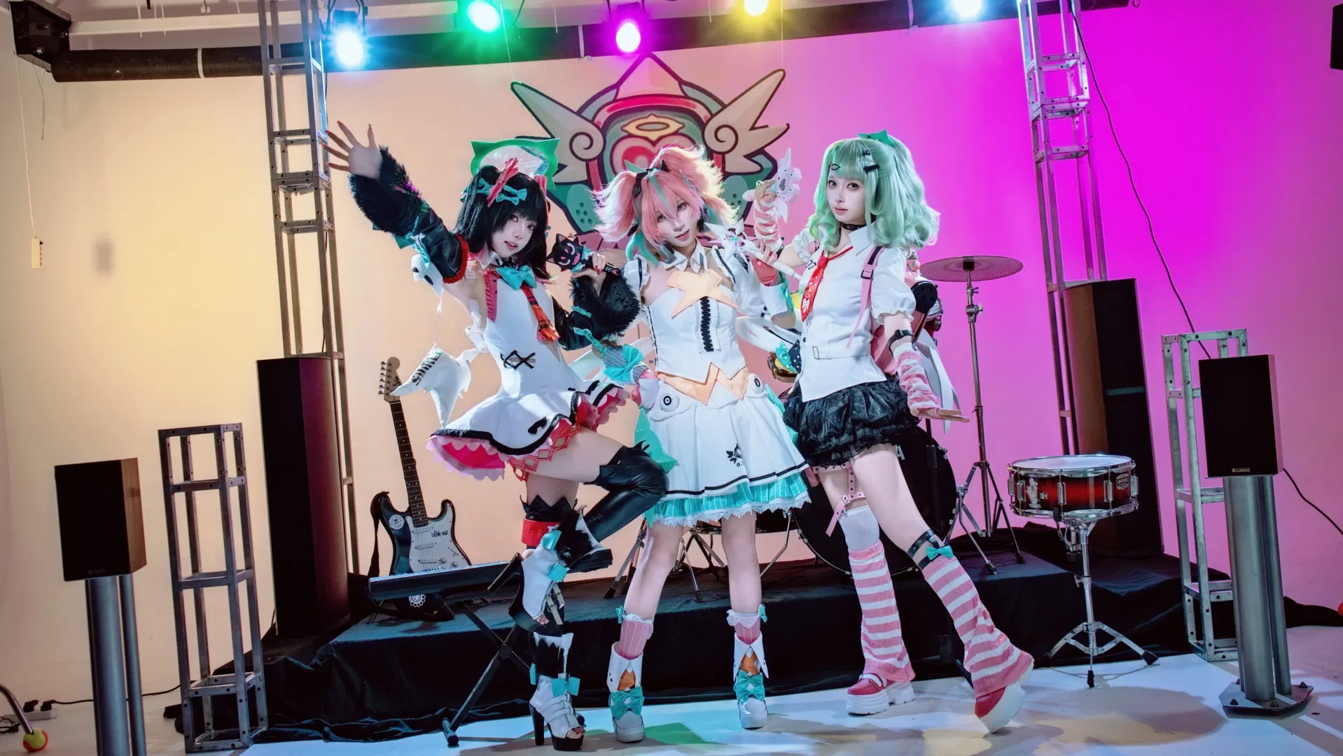 【千夏蕾咪cos】绝区零妄想天使三人组的舞台Live - 第 9 张