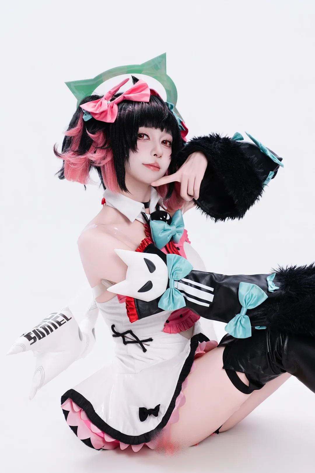 【南宫羽cos】绝区零妄想天使 白棚动作参考 - 第 5 张
