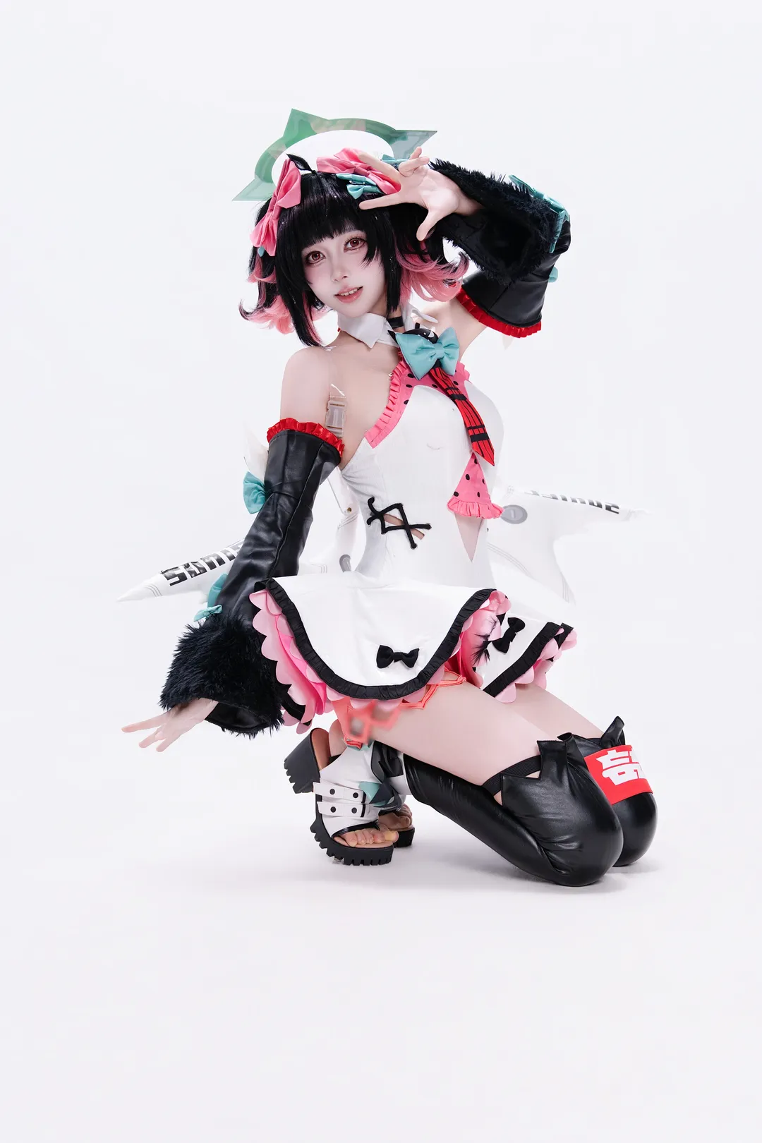 【南宫羽cos】绝区零妄想天使 白棚动作参考 - 第 6 张