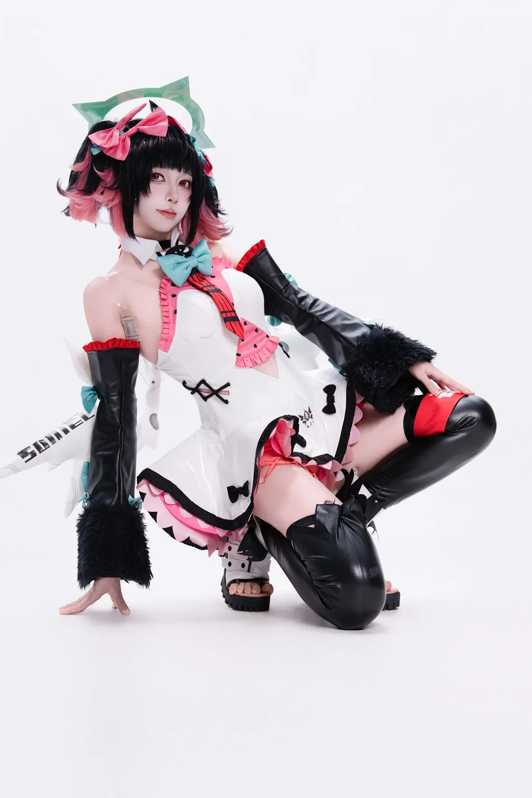 【南宫羽cos】绝区零妄想天使 白棚动作参考 - 第 8 张