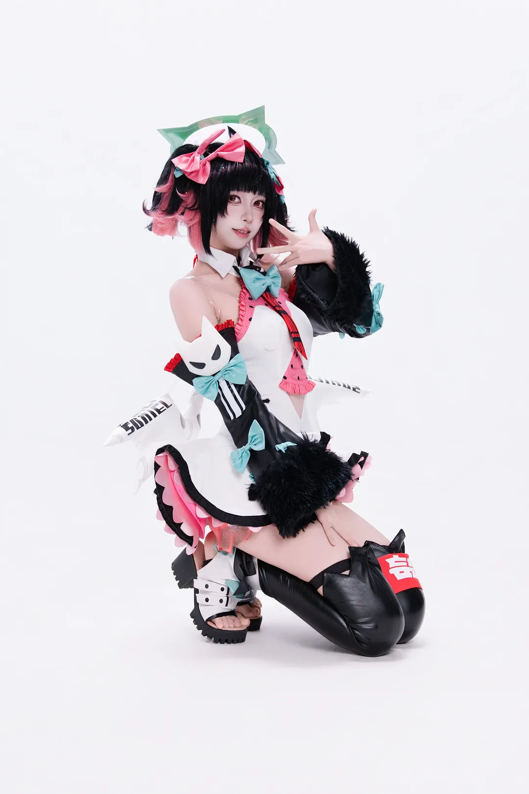 【南宫羽cos】绝区零妄想天使 白棚动作参考 - 第 9 张