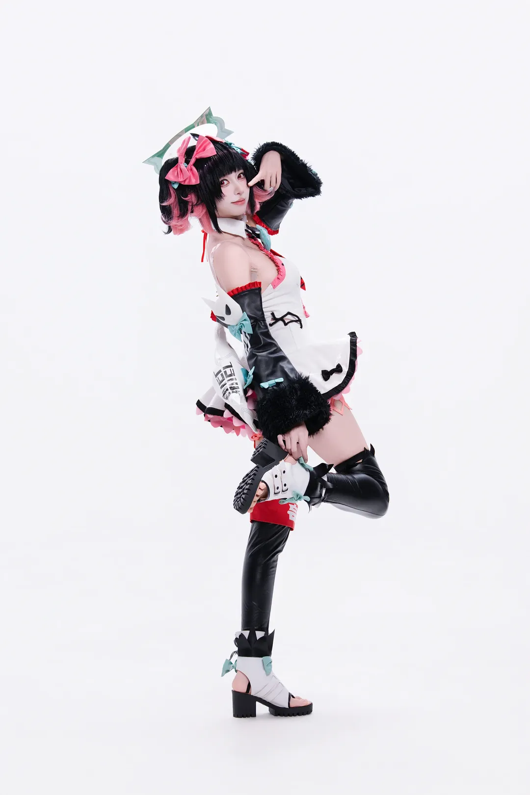 【南宫羽cos】绝区零白棚动作参考记录 - 第 2 张