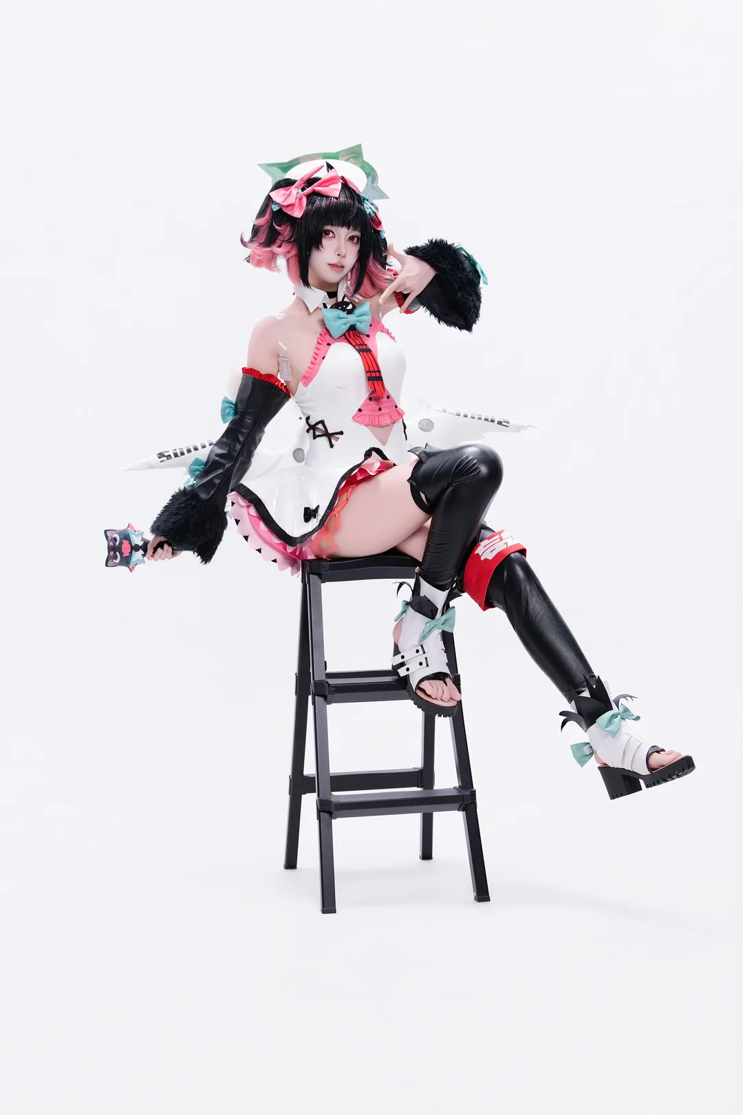 【南宫羽cos】绝区零白棚动作参考记录 - 第 8 张