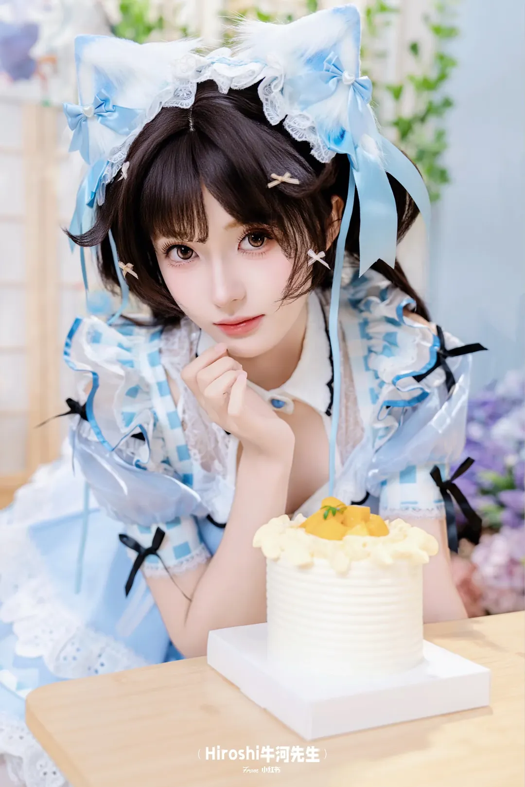 蓝白格纹女仆装，吃小蛋糕开启的甜美下午茶 - 第 5 张