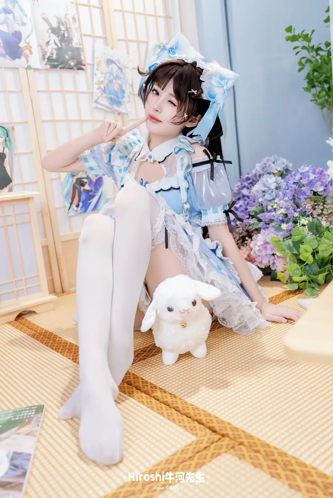 蓝白格纹女仆装，吃小蛋糕开启的甜美下午茶 - 第 6 张