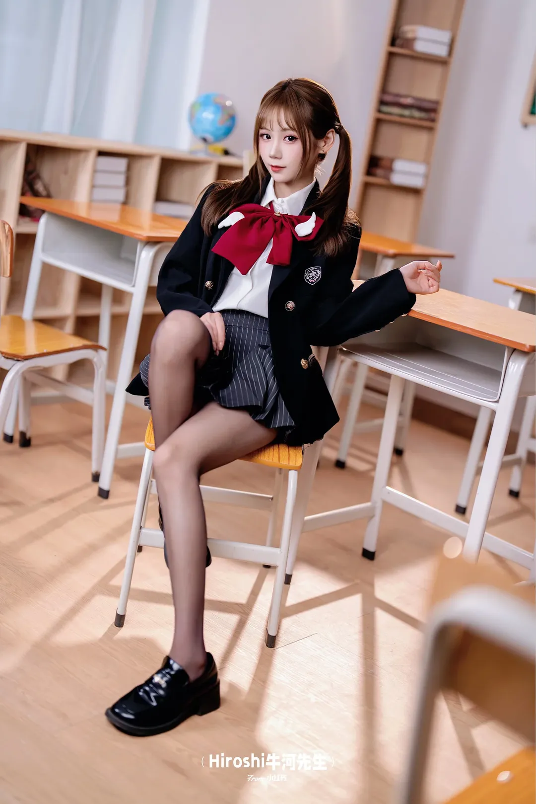 教室里的JK制服穿搭，黑丝长腿真的很出片 - 第 1 张