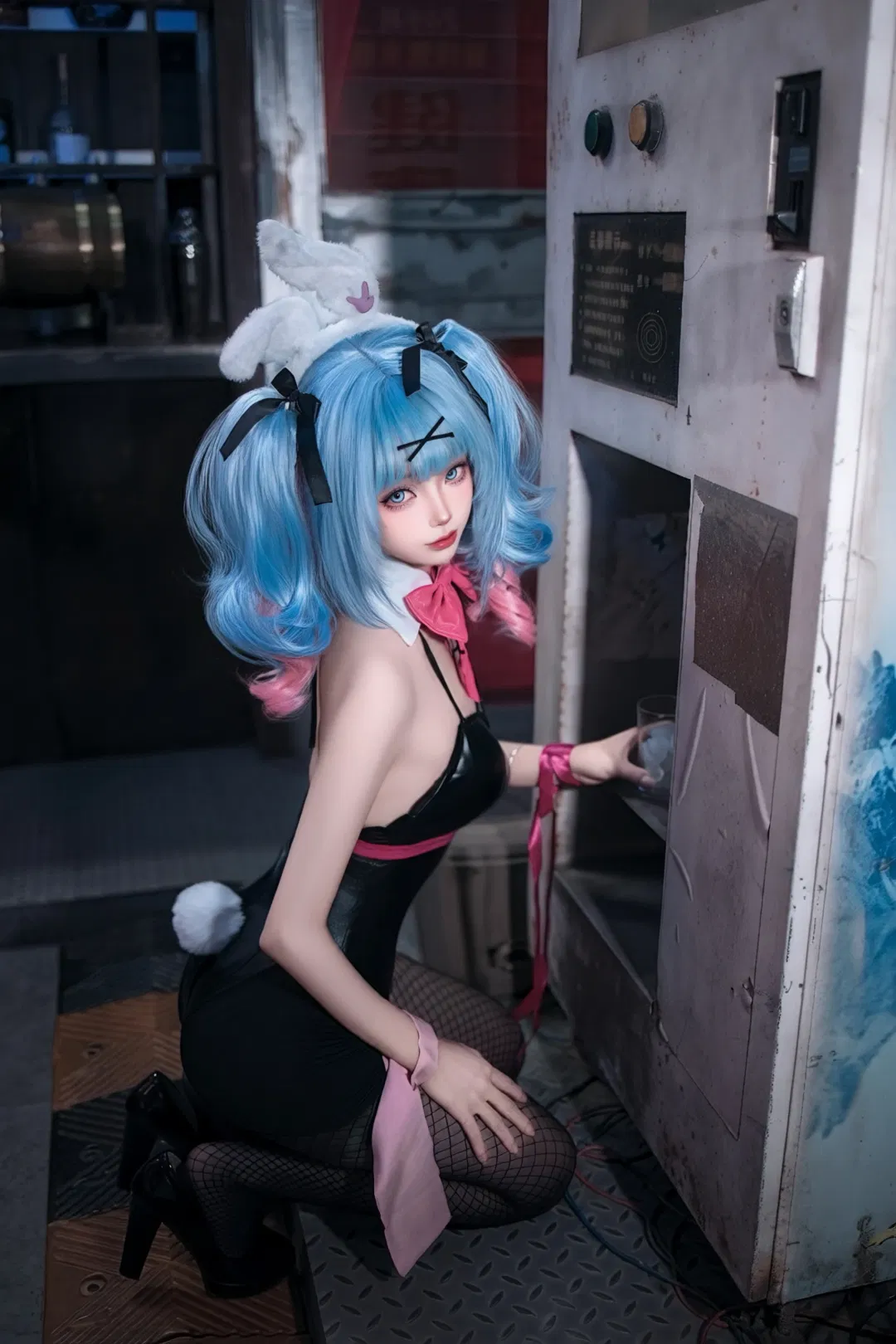 【初音cos】兔子洞裡的暗黑兔女郎 - 第 1 張