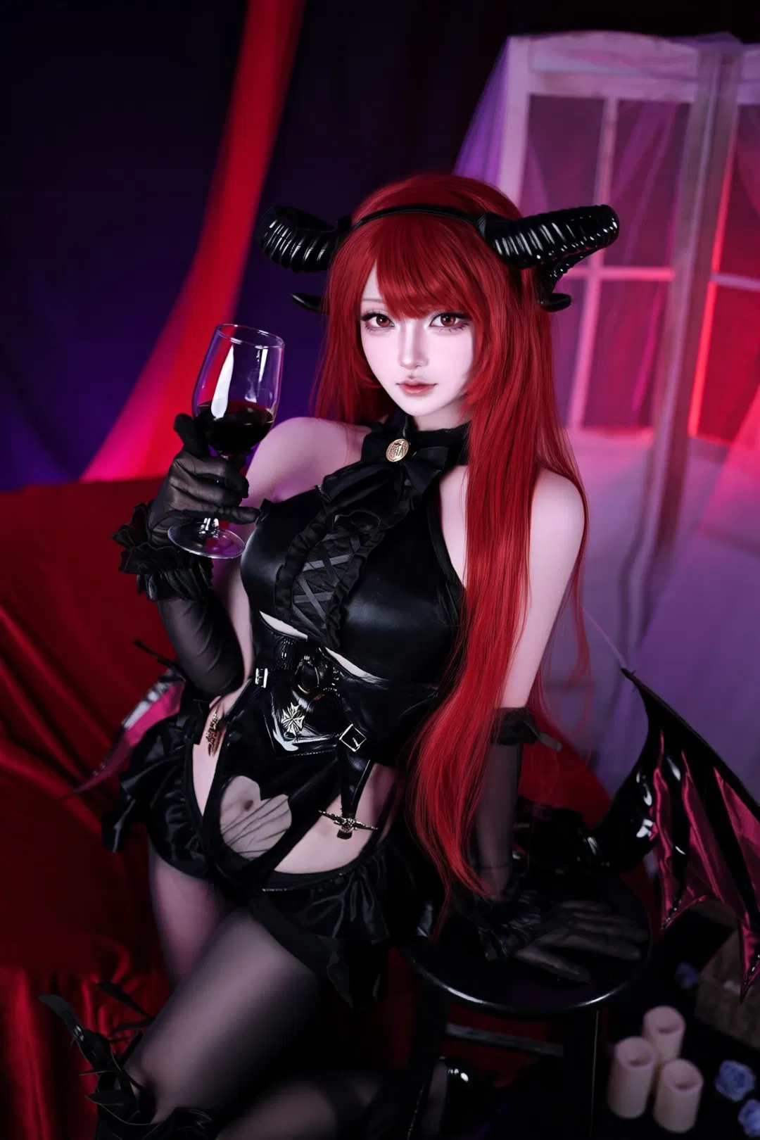 碧蓝航线希尔德加德cos：暗黑魅魔的紫红幻境 - 第 2 张