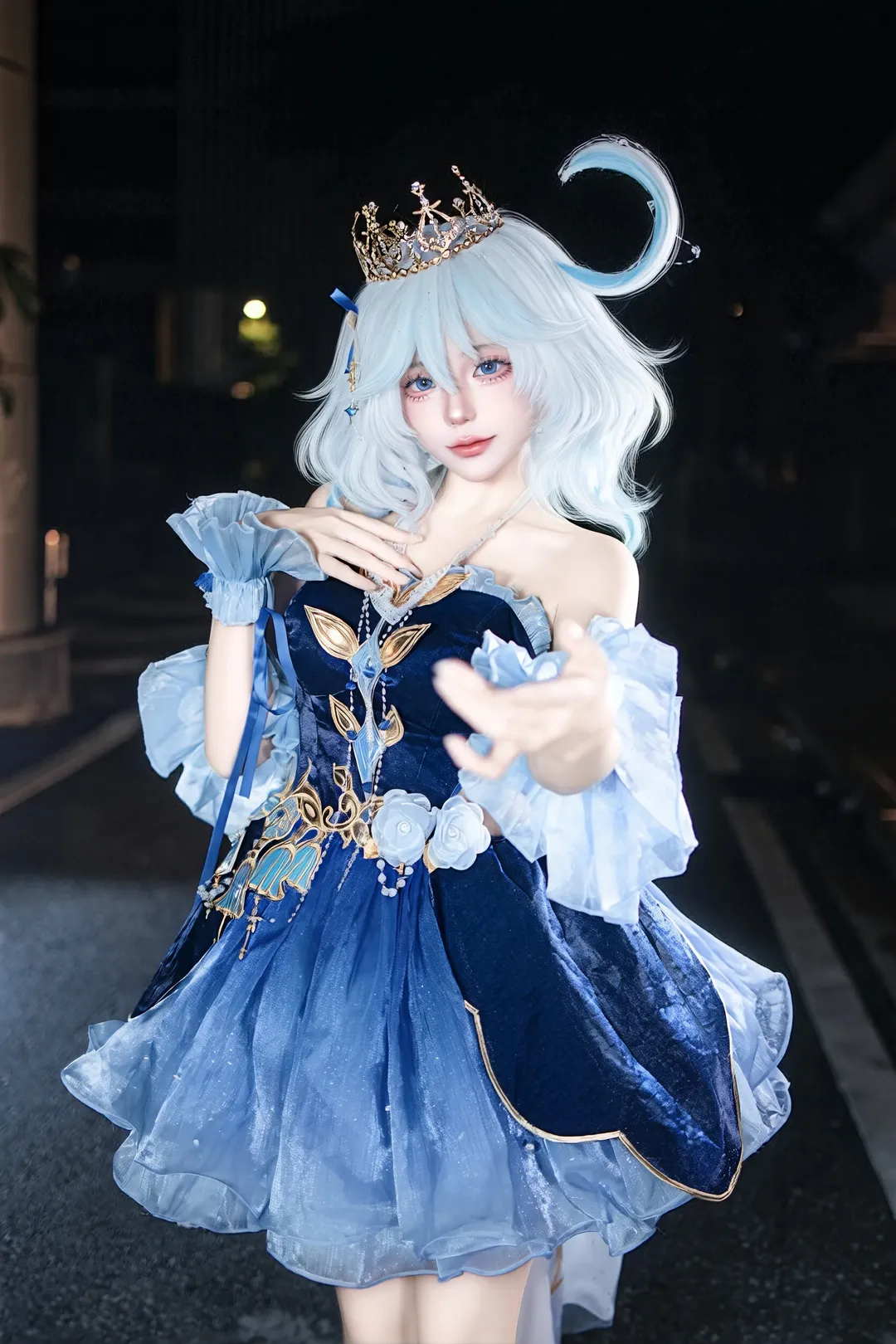 【芙宁娜cos】原神 蓝白礼裙与夜色舞会 - 第 1 张