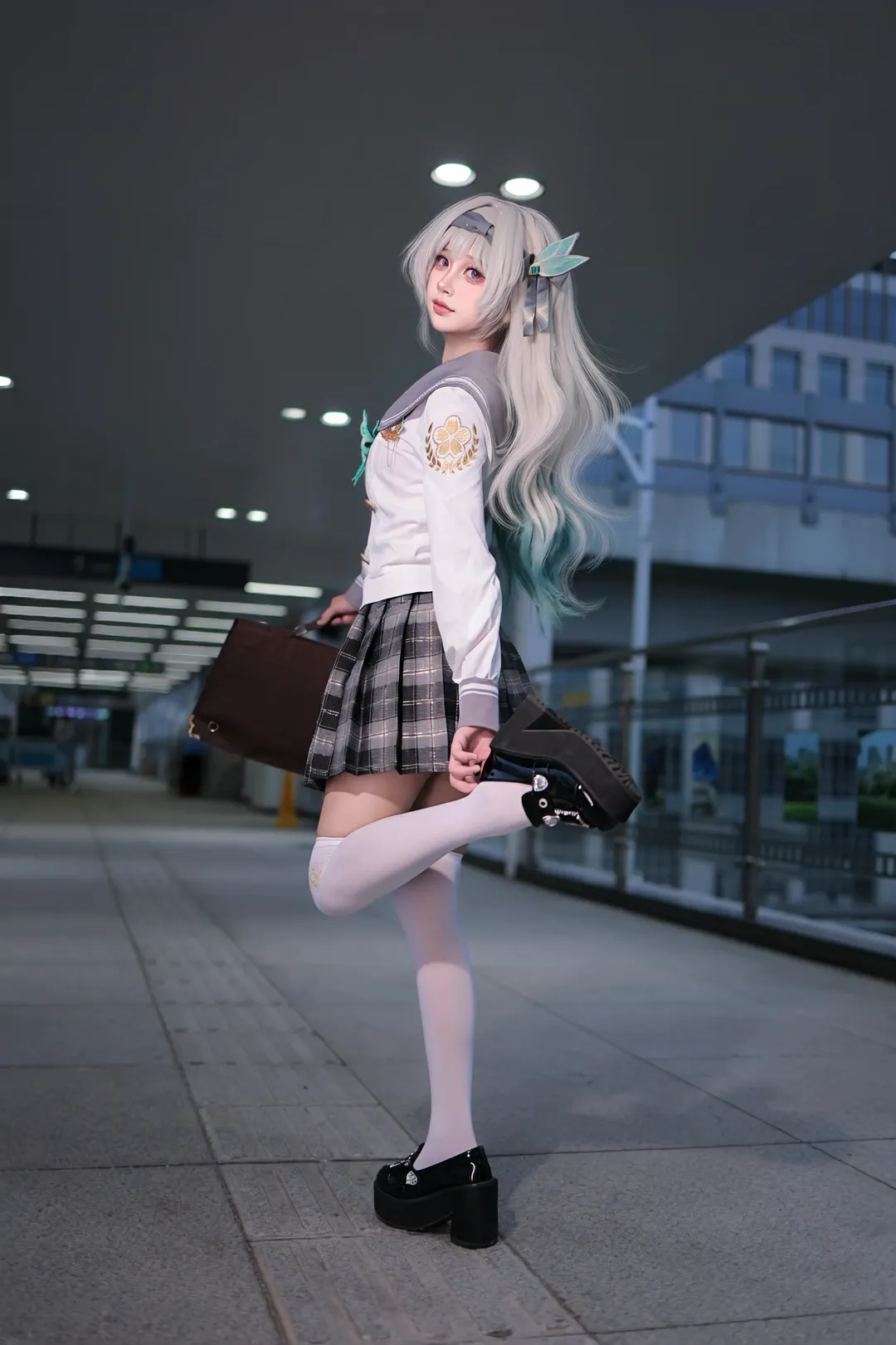 【流萤cos】星穹铁道春日手信，定格清冷学院风 - 第 4 张